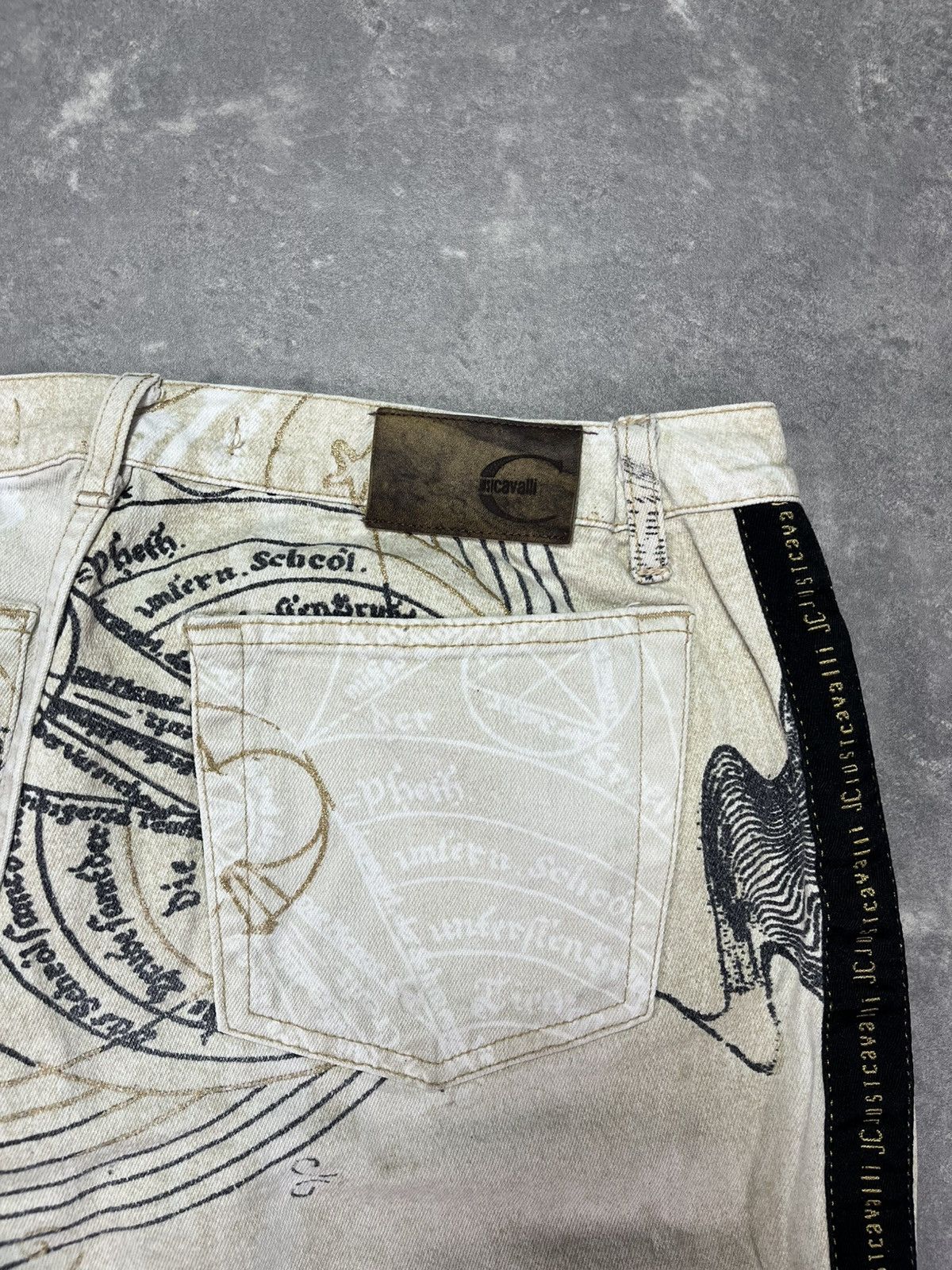 Just Cavalli 00s Just Cavalli Astrology Zodiac Denim Jeans 32 34 00s Size US 32 / EU 48 - 16 Thumbnail