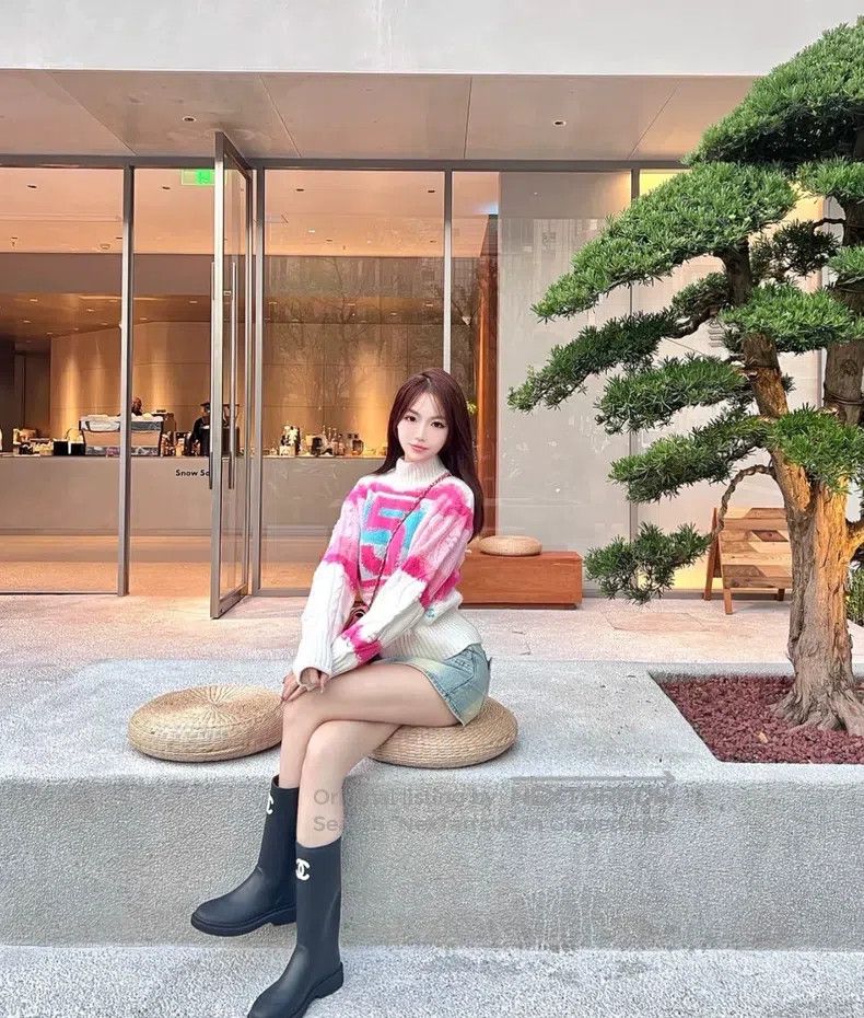 Chanel Chanel 22N Ski Series Pink Cashmere No. 5 Turtleneck Sweat Size XXS / US 00 / IT 34 - 9 Thumbnail