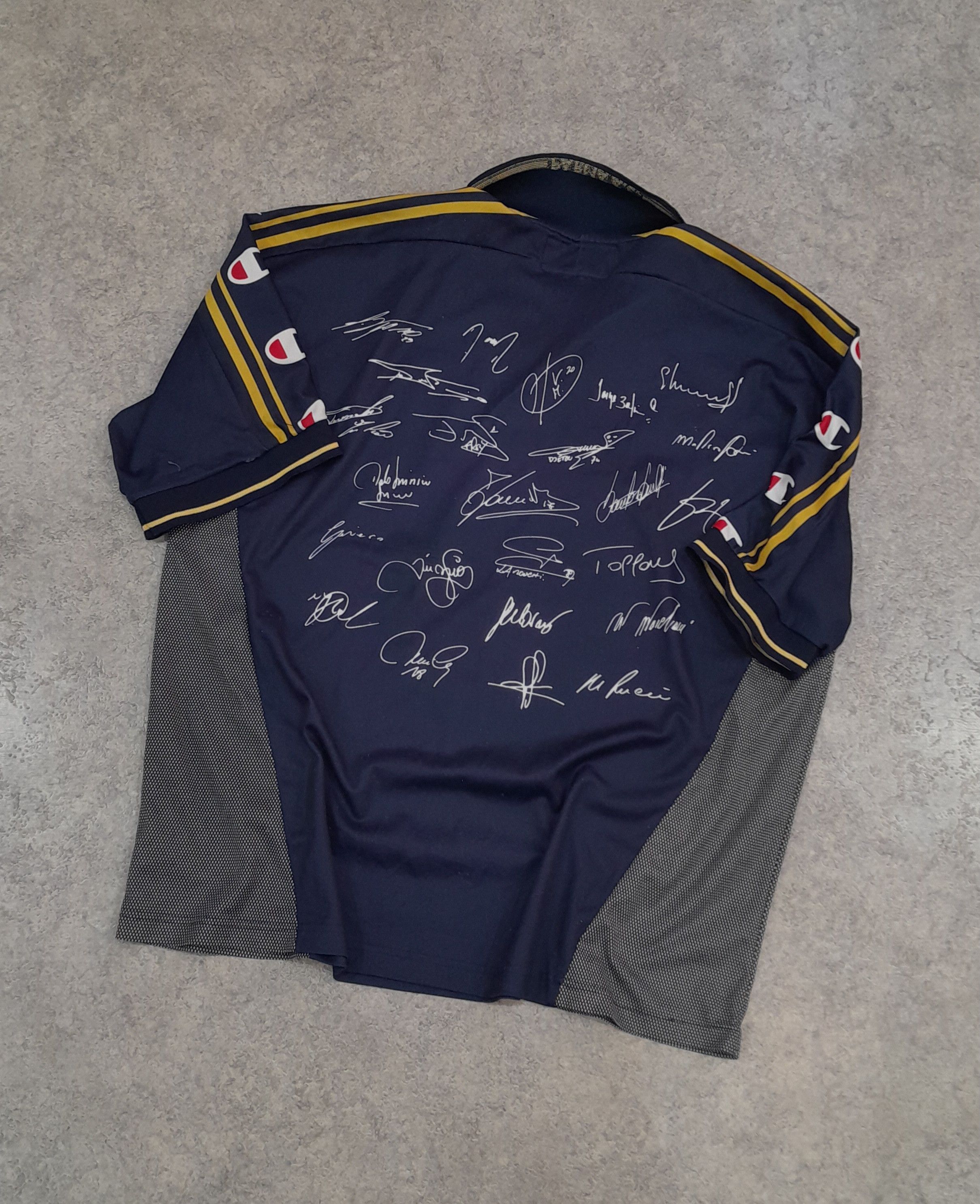 Champion × Vintage Parma 2001/02 Size US L / EU 52-54 / 3 - 4 Thumbnail
