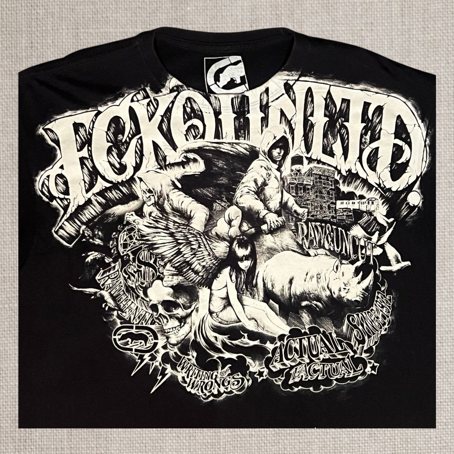 Ecko Unltd. ECKO UNLTD Writing All Wrongs Black Graphic Art T-Shirt XXL Size US XXL / EU 58 / 5 - 3 Thumbnail