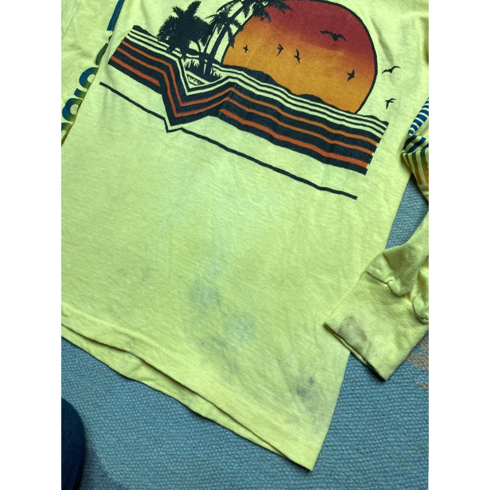 Doublet VINTAGE Michigan Vintage 1970’s surf graphic double sided shirt hoodie cotton NOS College House Small S Yellow Men T-Shirt Size US S / EU 44-46 / 1 - 2 Thumbnail