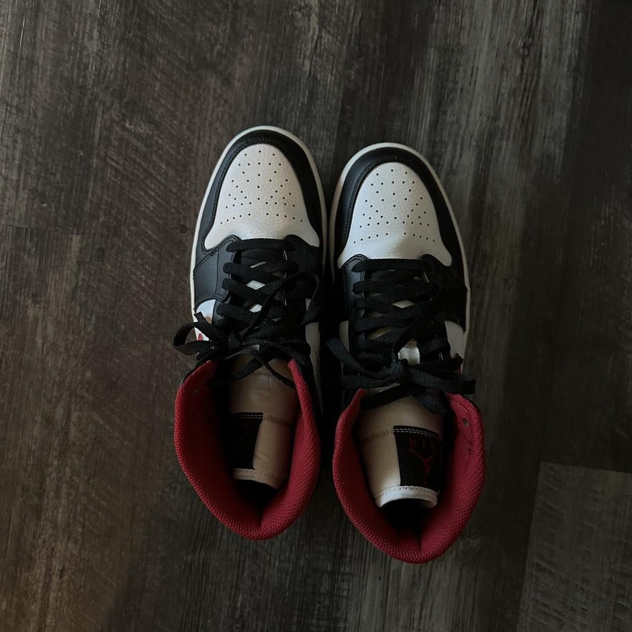 Jordan Brand × Nike Air Jordan 1 Mid Size US 8.5 / EU 41-42 - 1 Thumbnail