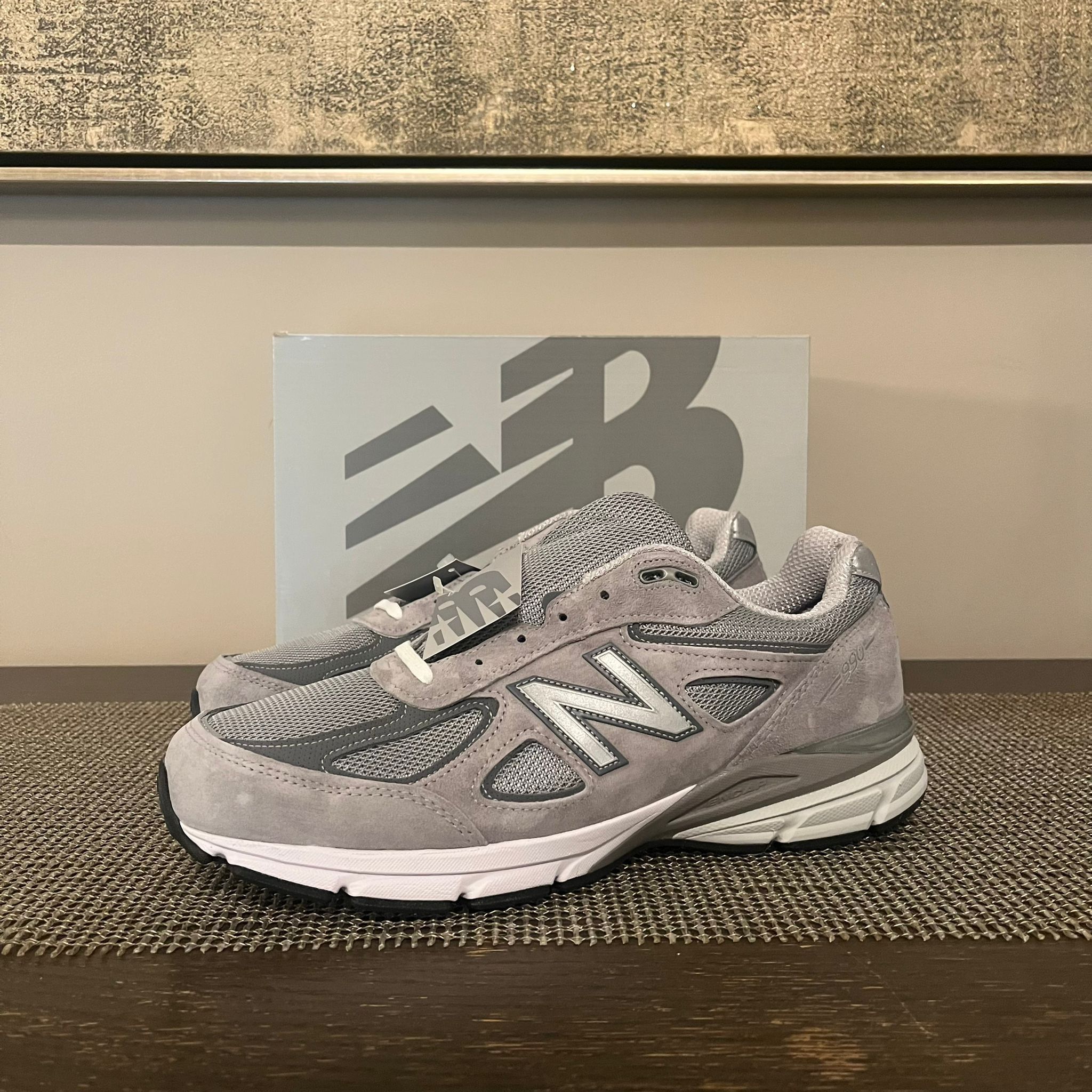 990v4 in Grey