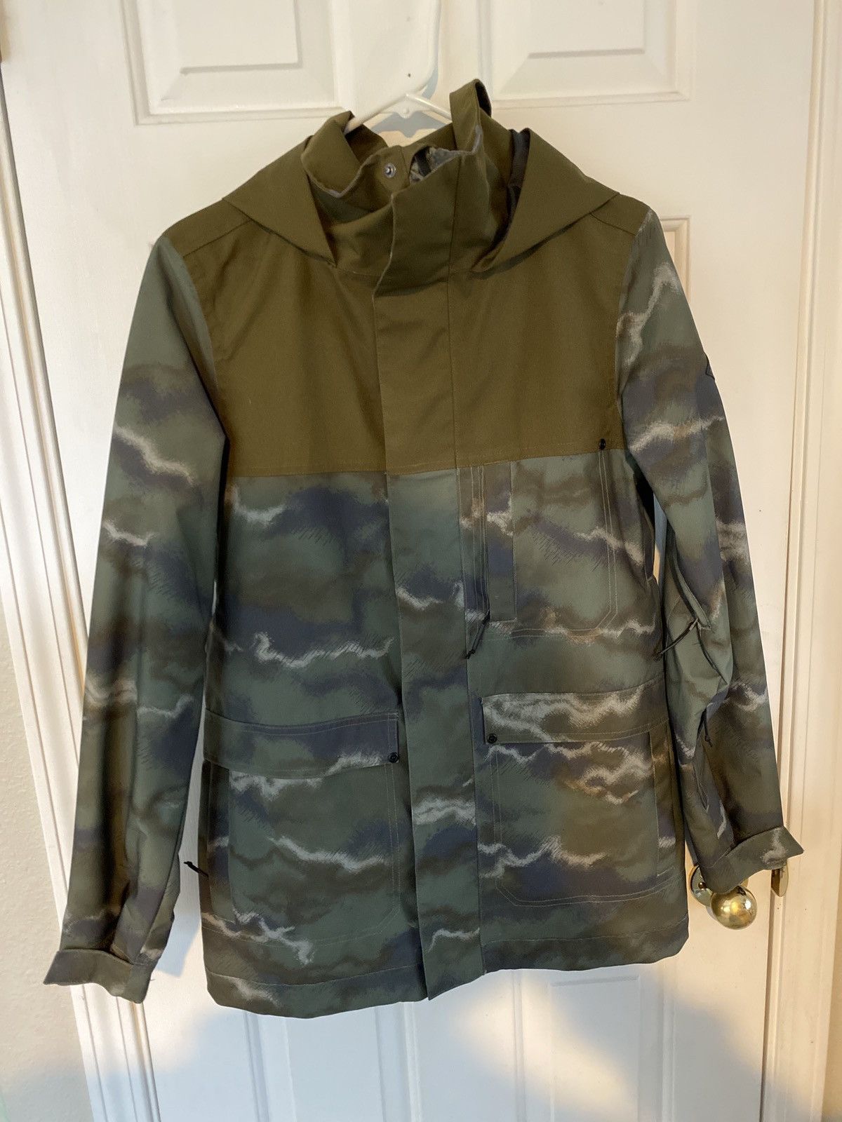 Dakine Women’s Burton GORE-TEX Eyris Jacket Size M / US 6-8 / IT 42-44 - 3 Thumbnail