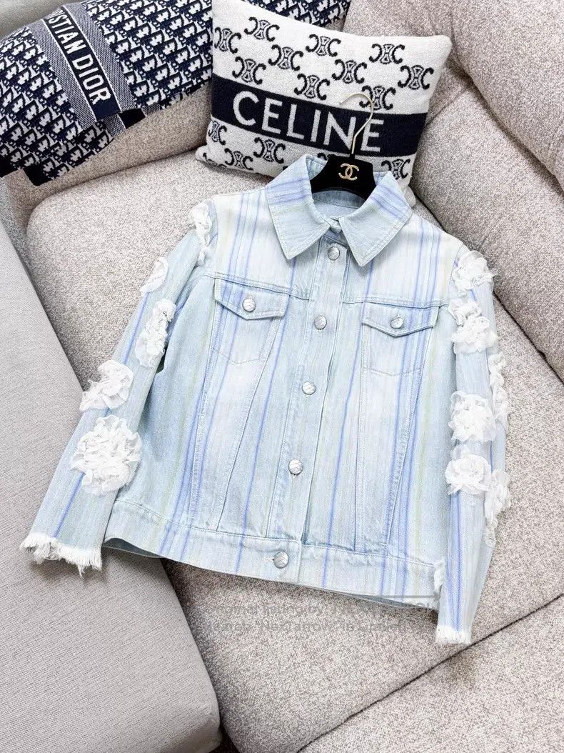 Chanel Chanel Blue vertical striped camellia denim jacket Size XS / US 0-2 / IT 36-38 - 2 Thumbnail