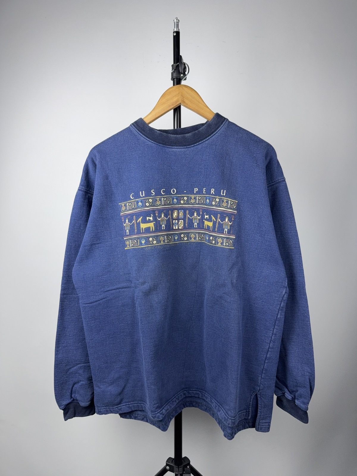 Vintage Vintage Peruvian Tribal Art Sweatshirt Cusco Precolombino Size US XL / EU 56 / 4 - 1 Thumbnail