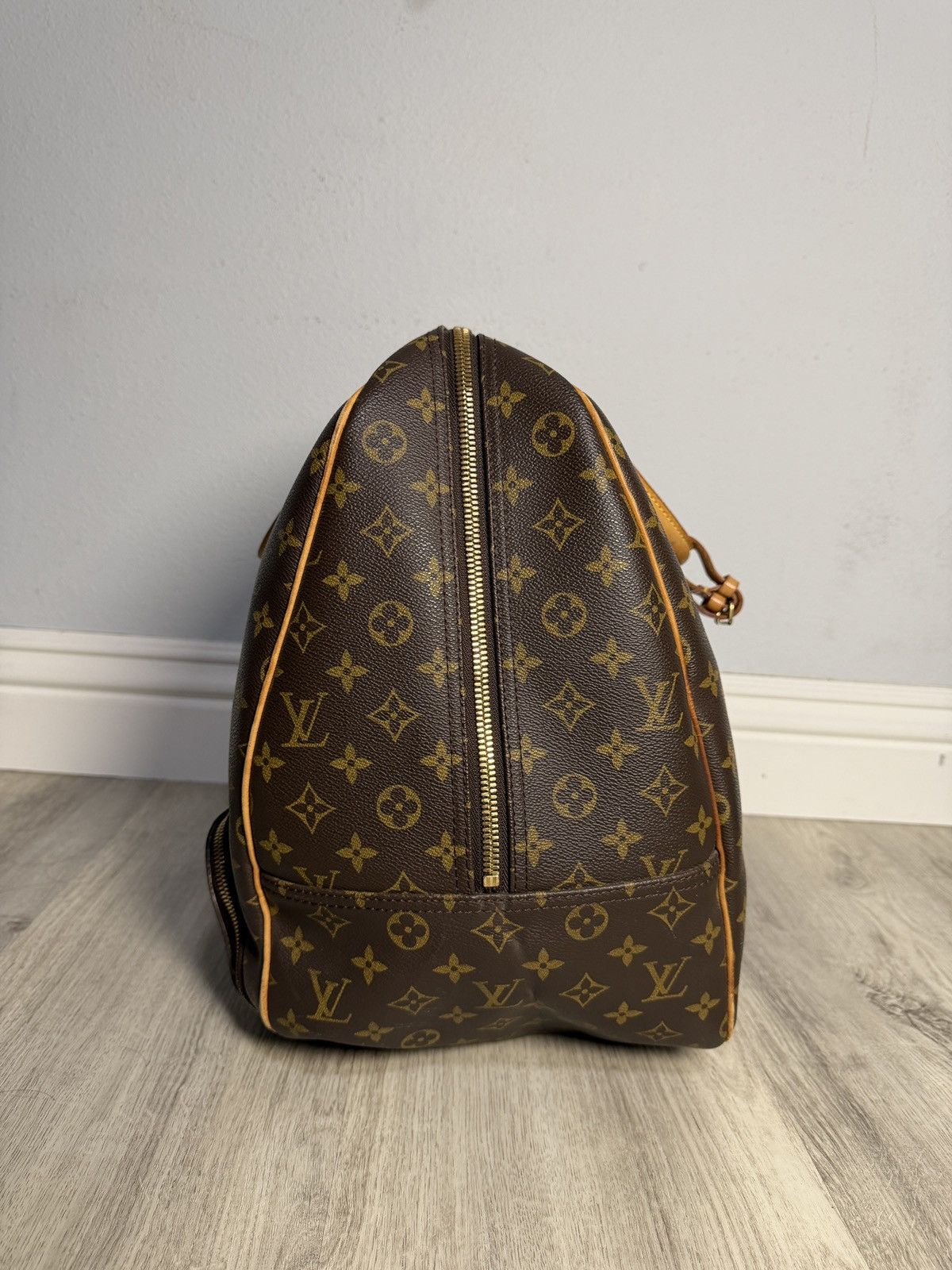 Louis Vuitton Louis Vuitton Evasion Travel Bag Monogram Canvad Size ONE SIZE - 4 Thumbnail