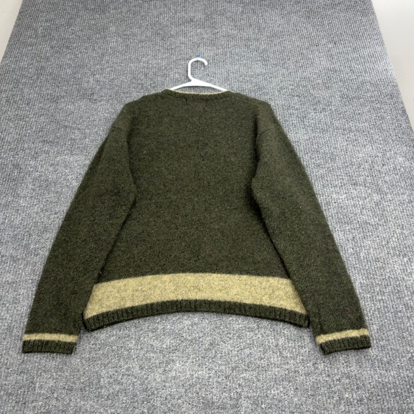American Eagle Outfitters VINTAGE American Eagle Sweater Mens M Green Striped Wool V-Neck Pullover Preppy Size US M / EU 48-50 / 2 - 5 Thumbnail