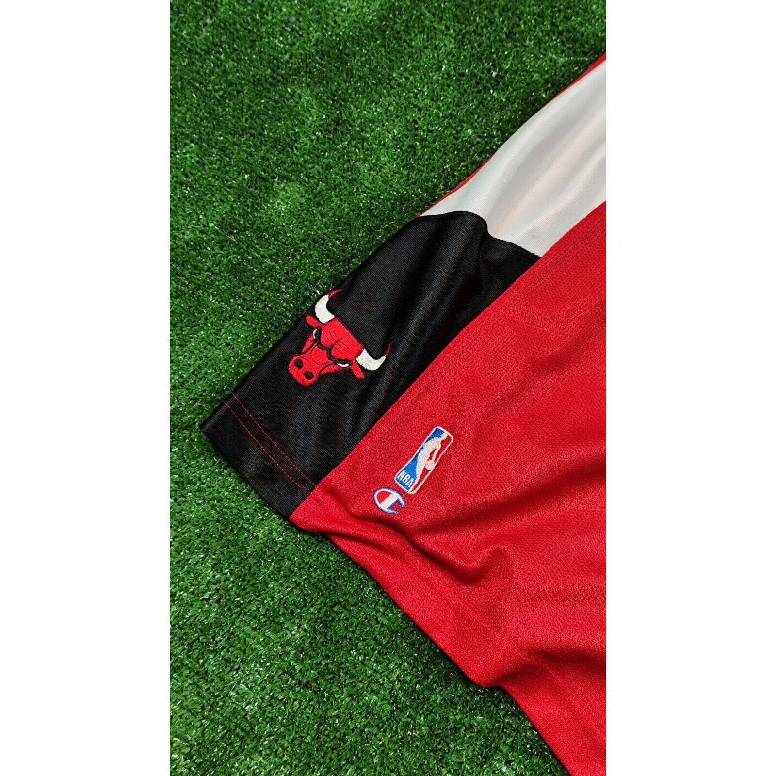 Champion VINTAGE Chicago Bulls Champion Shorts Adult XXL NBA Size US 42 / EU 58 - 8 Thumbnail