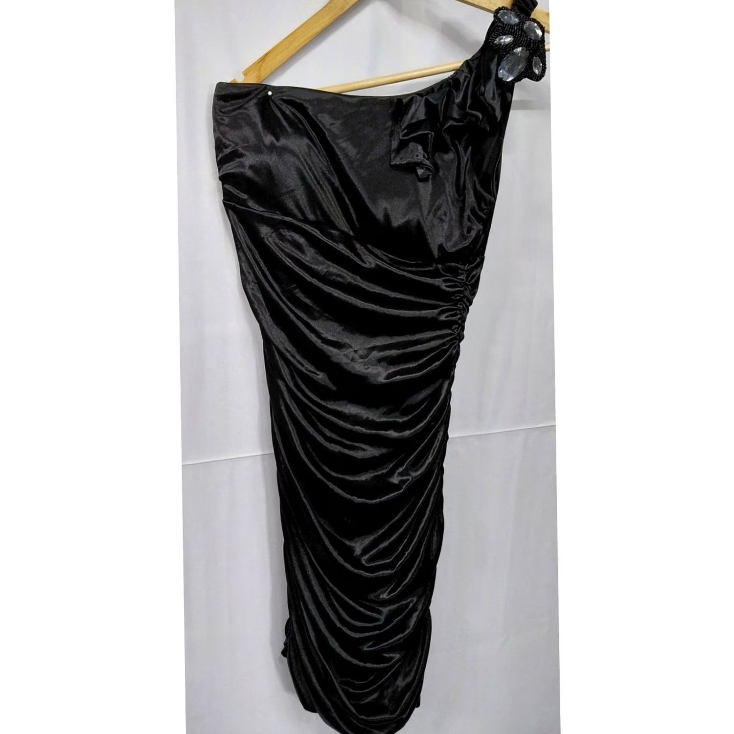 Vintage Ruby Rox One Shoulder Black Ruched Cocktail Dress Beaded Strap Size L Women Sleeveless Midi Dress Satin Polyester Blend 0? Size L / US 10 / IT 46 - 2 Thumbnail