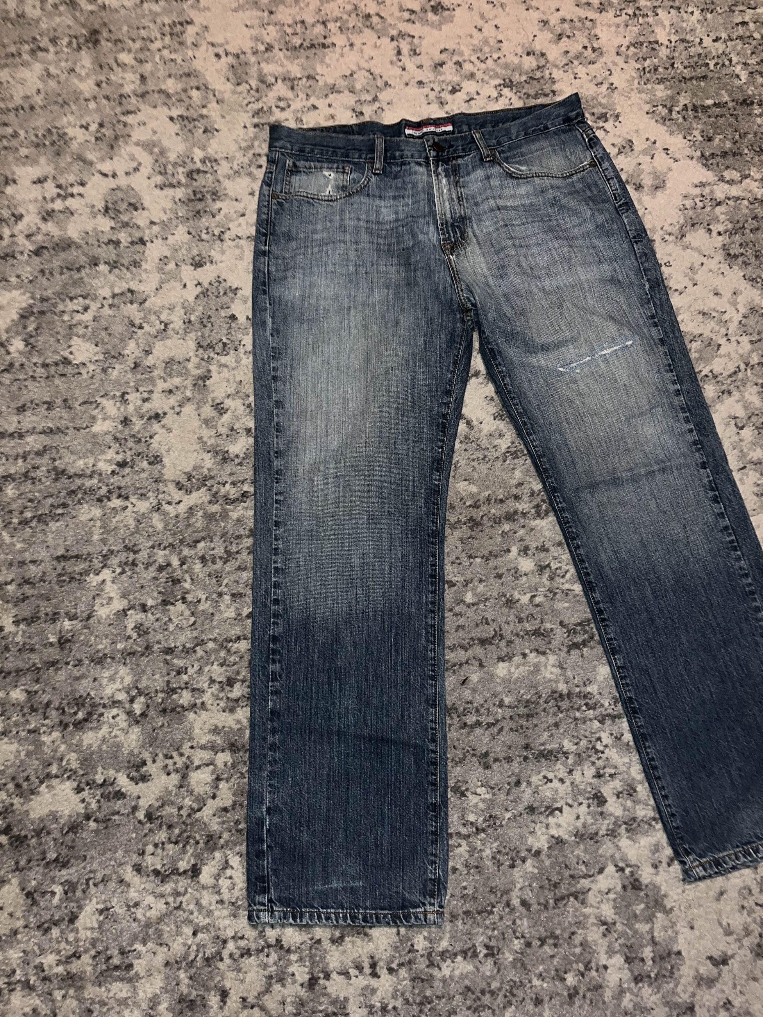 Tommy Hilfiger Y2K Tommy Hilfiger Distressed Light Washed Denim Size US 36 / EU 52 - 3 Thumbnail