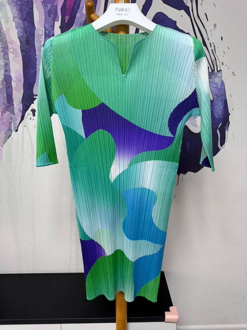 Issey Miyake Issey Miyake size:3 Green cloud pleated dress Size S / US 4 / IT 40 - 1 Thumbnail