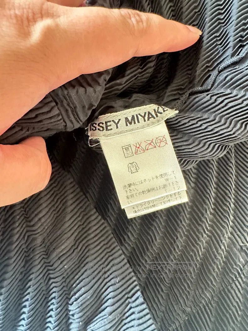 Issey Miyake Issey Miyake Main Line Frog Button Heavy-duty Small Fish S Size M / US 6-8 / IT 42-44 - 7 Thumbnail