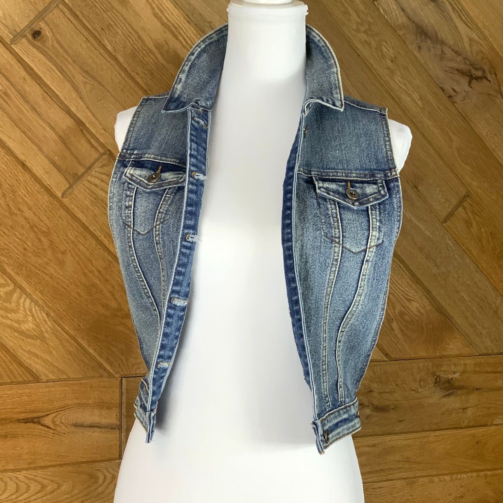 Denime CHIQLE Womens Size S Top Vest Lace Back Boho Denim Open Sides Collared Blue Vest Womens S Blue Denim Lace Back Boho Open Sides Collared CHIQLE Size S / US 4 / IT 40 - 7 Thumbnail