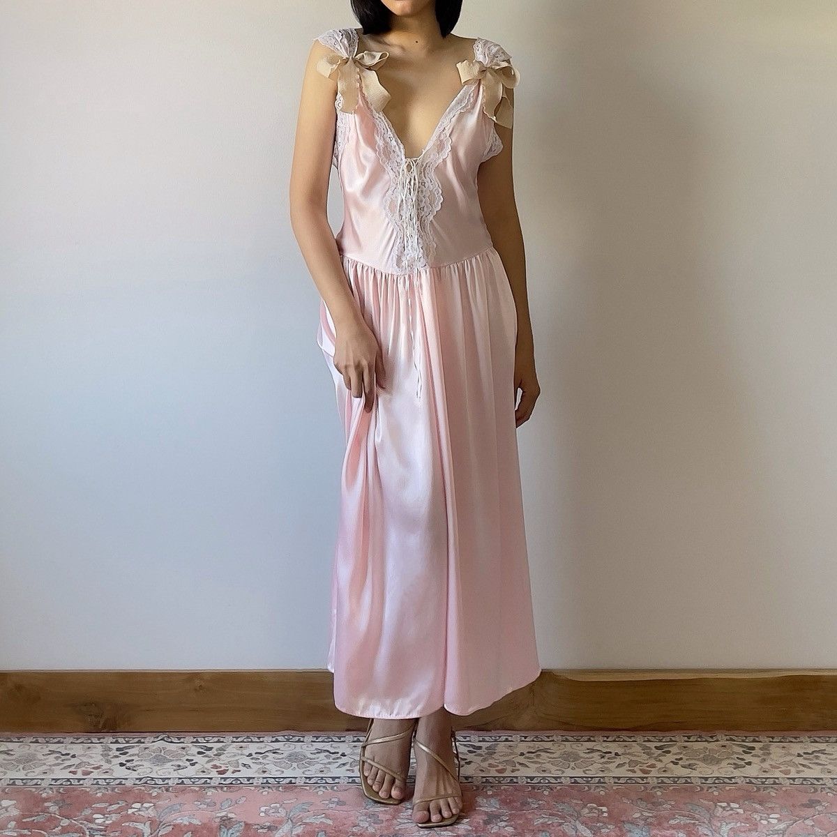 Vintage Cinema Etoile 1980s Pink Satin & Lace Nightgown (S) Size S / US 4 / IT 40 - 5 Thumbnail