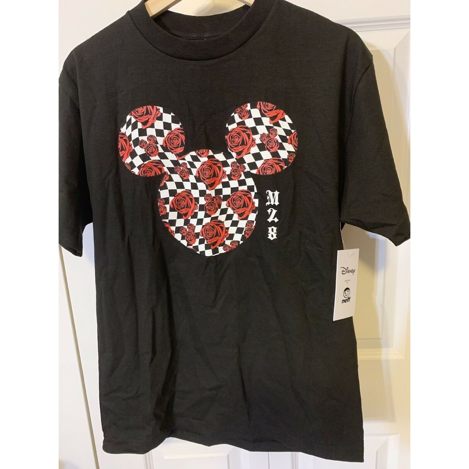 Disney RARE NEFF DISNEY Roses M28 Men’s Sz M MICKEY MOUSE Size US M / EU 48-50 / 2 - 3 Thumbnail