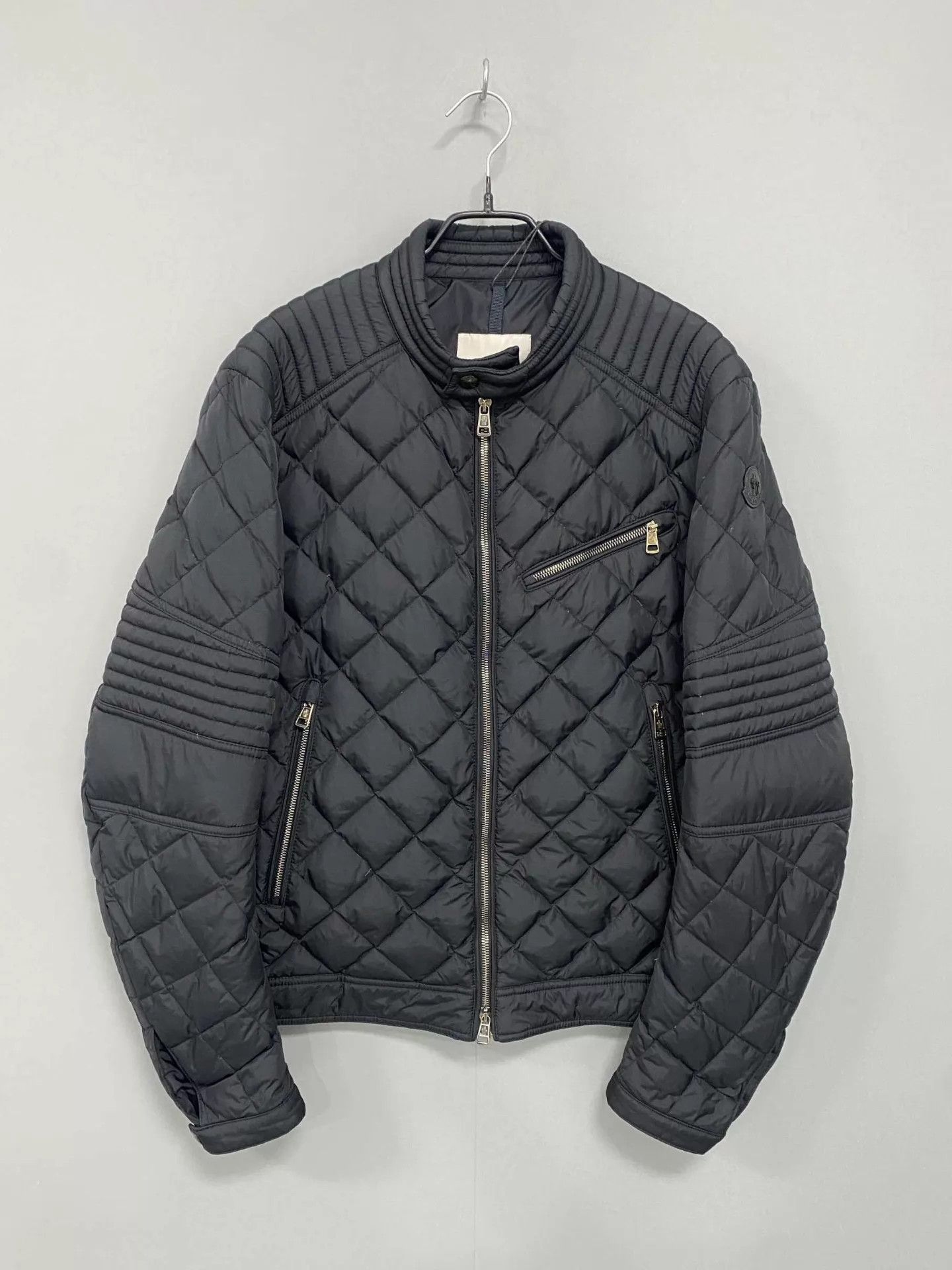 Moncler Moncler Averole Short Stand Collar Down Jacket 3 Size M / US 6-8 / IT 42-44 - 1 Thumbnail