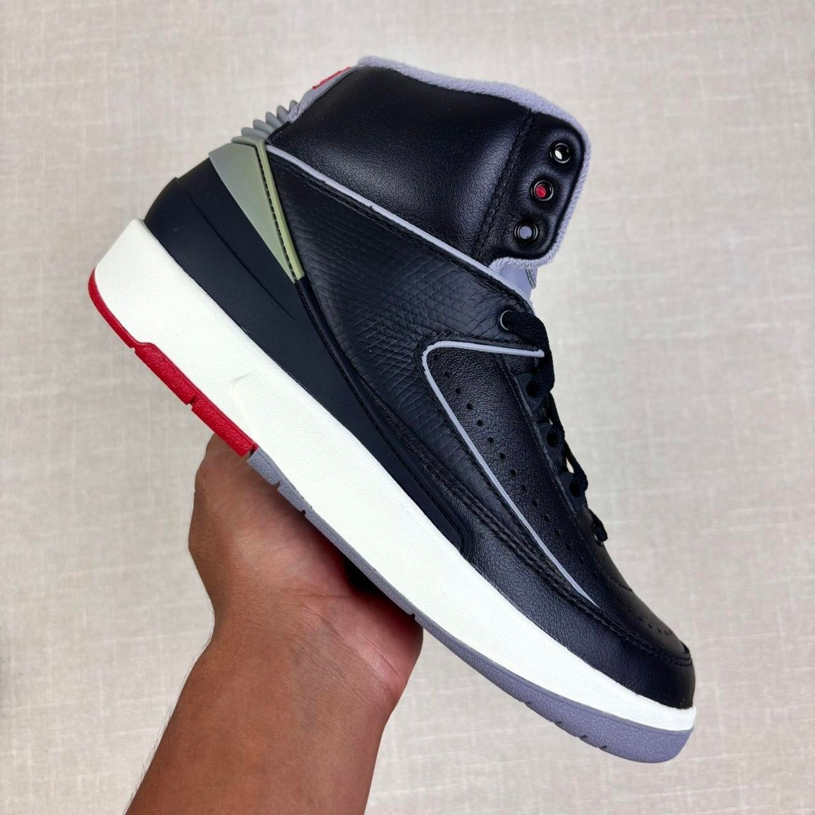 🪨 2022 Jordan 2 “Black Cement” 7.5W