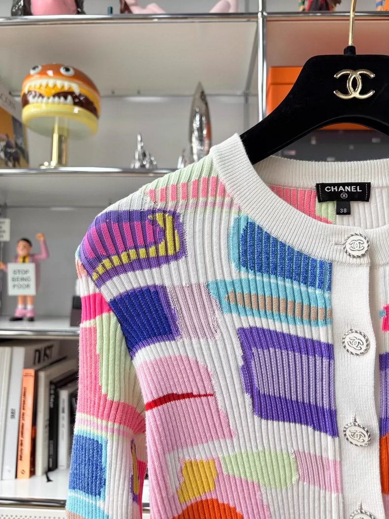 Chanel Chanel 19S Beach Series Catwalk Geometric Rainbow Pattern Size XS / US 0-2 / IT 36-38 - 3 Thumbnail