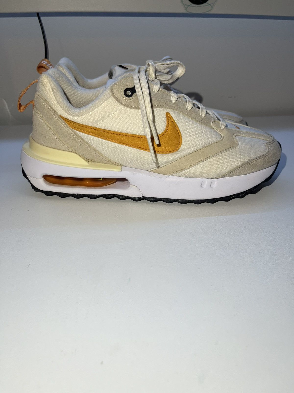 Nike Nike Airmax Dawn ‘Phantom light curry’ Size US 7.5 / IT 37.5 - 2 Thumbnail