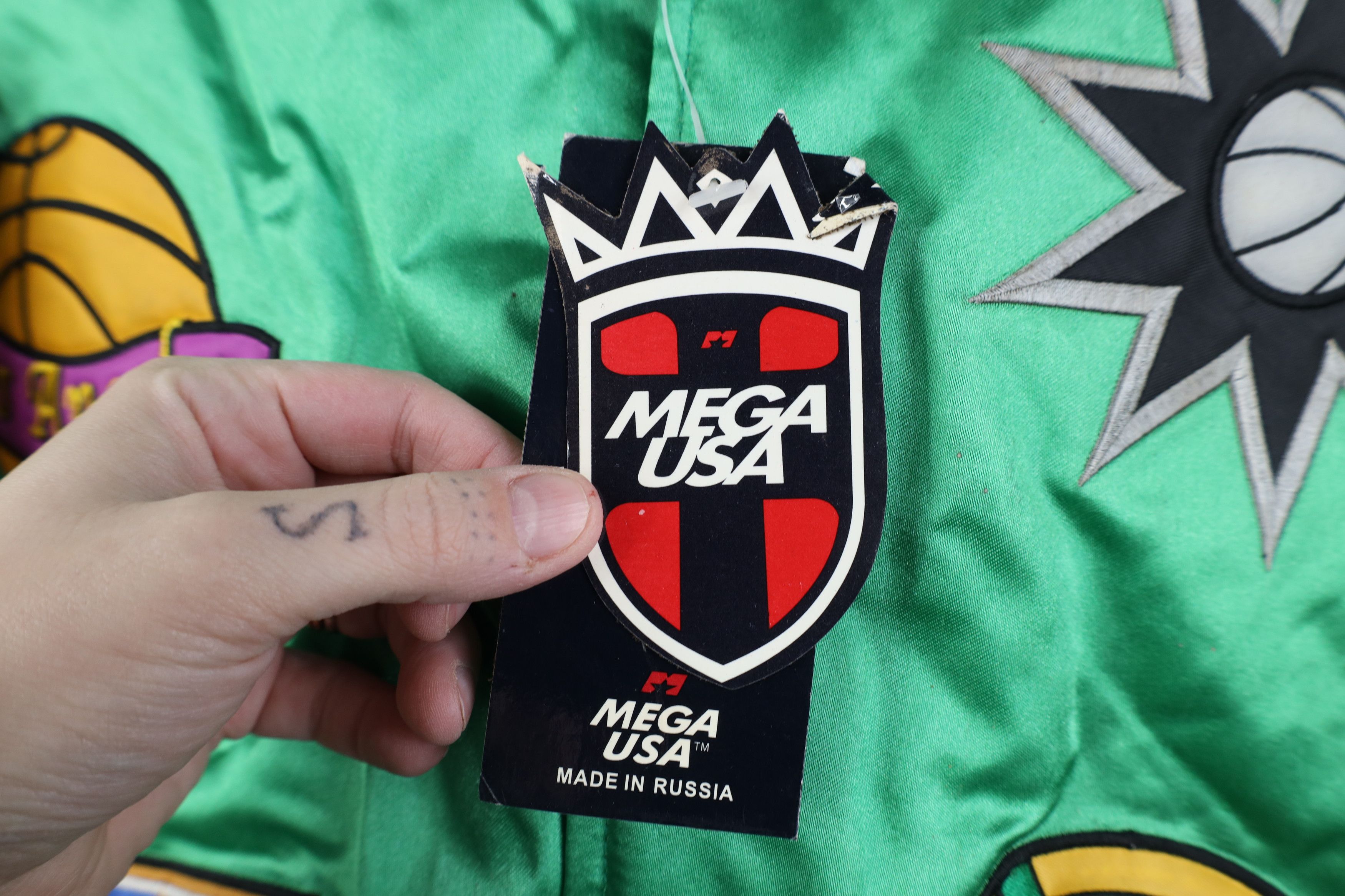 Vintage Deadstock Vintage 90s Quilted Satin Bomber Jacket Green Size US XL / EU 56 / 4 - 4 Thumbnail