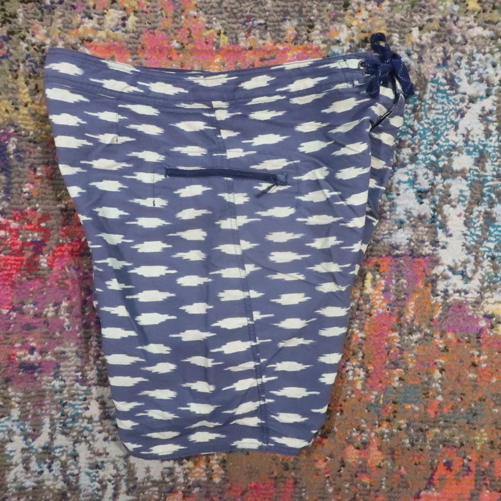 Patagonia Patagonia Board Shorts Mens 34 Gray Aztec Geometric Pockets Nylon Unlined Beach Swim Trunks Mens B bottom Size US 34 / EU 50 - 5 Thumbnail