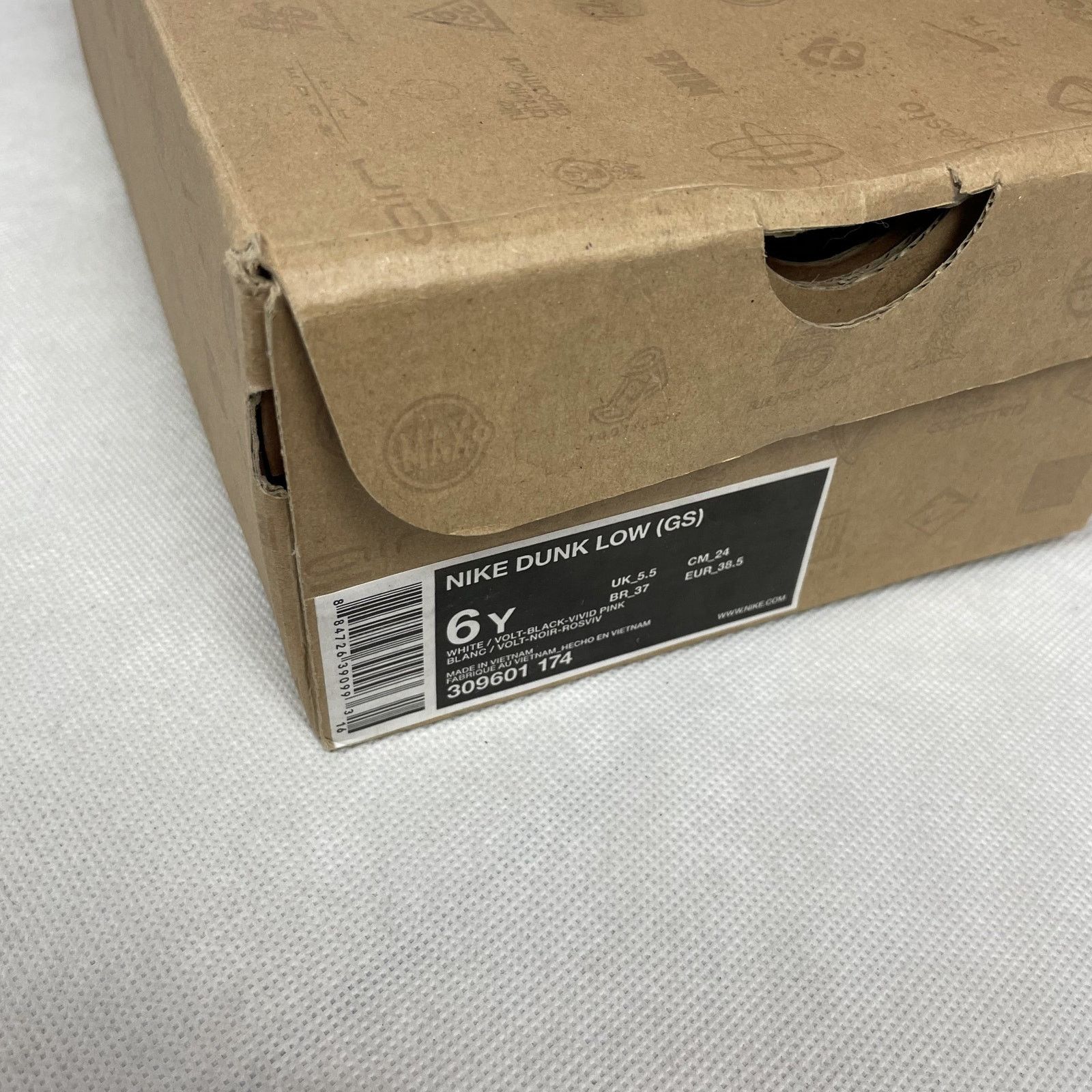 Nike Nike Dunk Low GS 309601-174 White/Black Shoes 6Y Size US 6 / EU 39 - 20 Thumbnail
