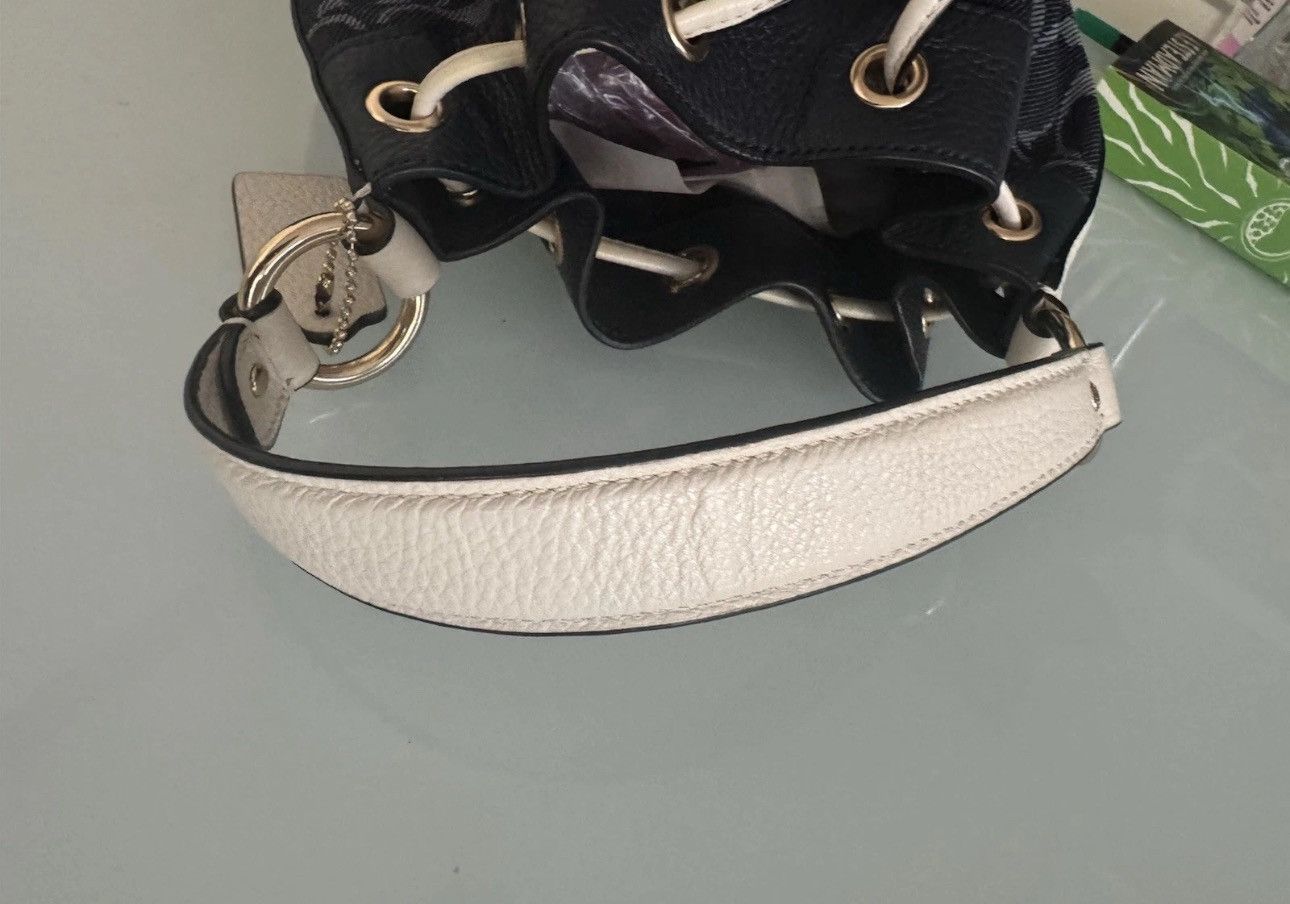 Coach Coach Signature Shoulder Bag Denim Navy Size ONE SIZE - 5 Thumbnail