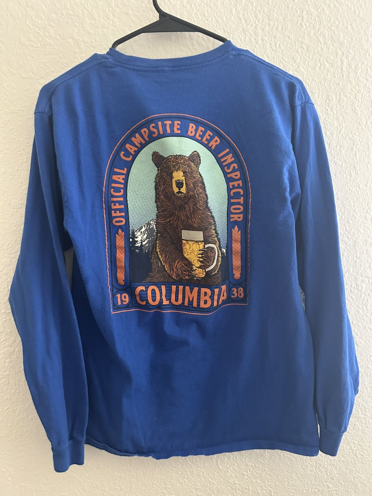 Columbia Columbia “Campsite Beer Inspector” Long Sleeve Bear Graphic Size US S / EU 44-46 / 1 - 4 Thumbnail