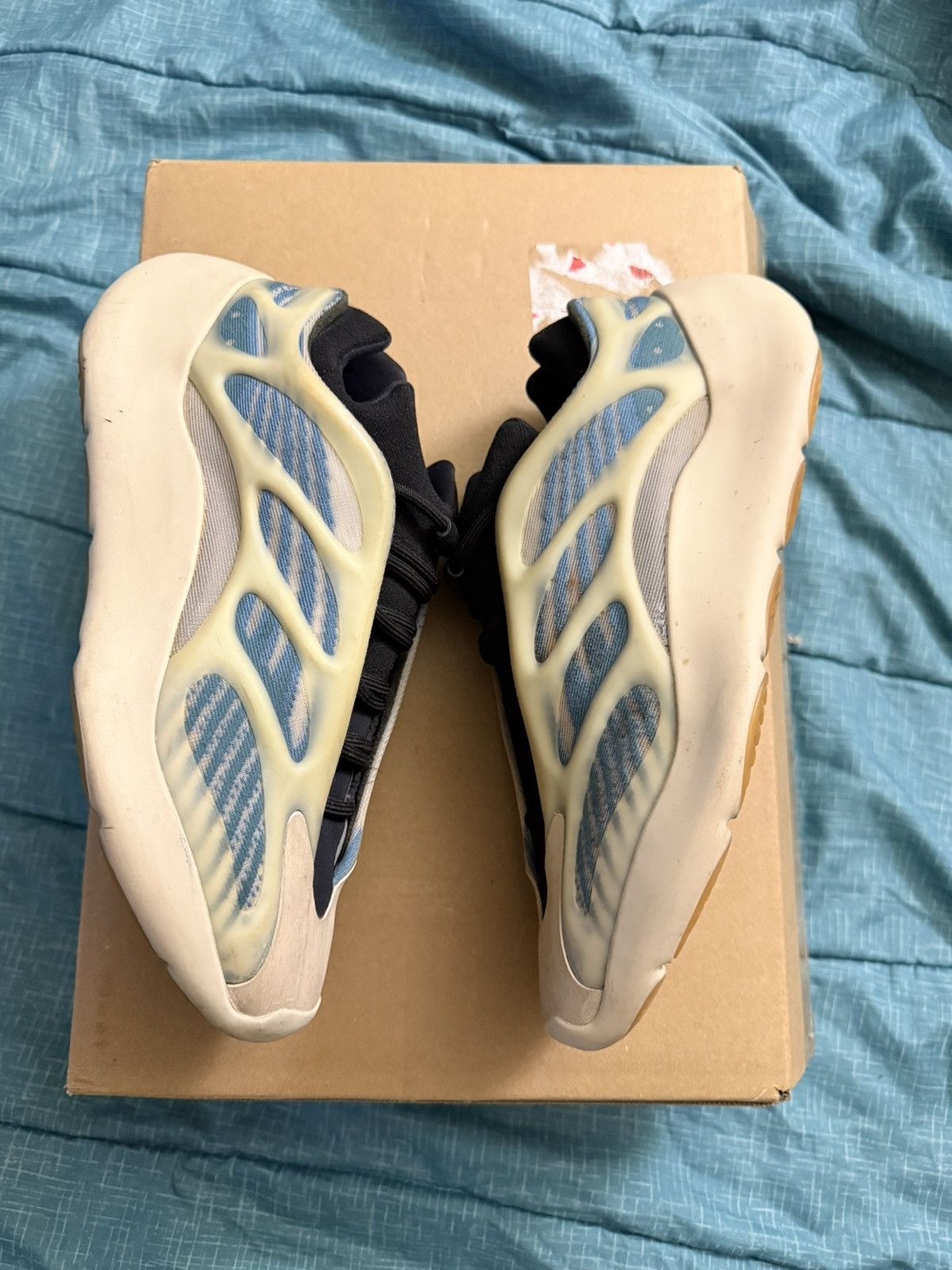 Yeezy Adidas Yeezy 700 V3 Size US 9 / EU 42 - 2 Thumbnail