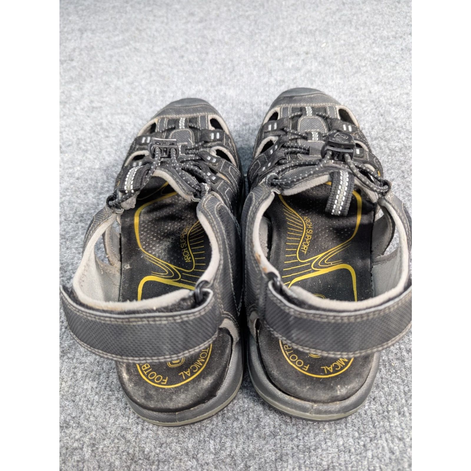 KEEN VINTAGE? No. KEEN Rialto II H2 Mens Sandal - Black - Waterpoof? (Note: Unable to determine exact phrase; please provide preferred interpretation.) Size ONE SIZE - 6 Thumbnail