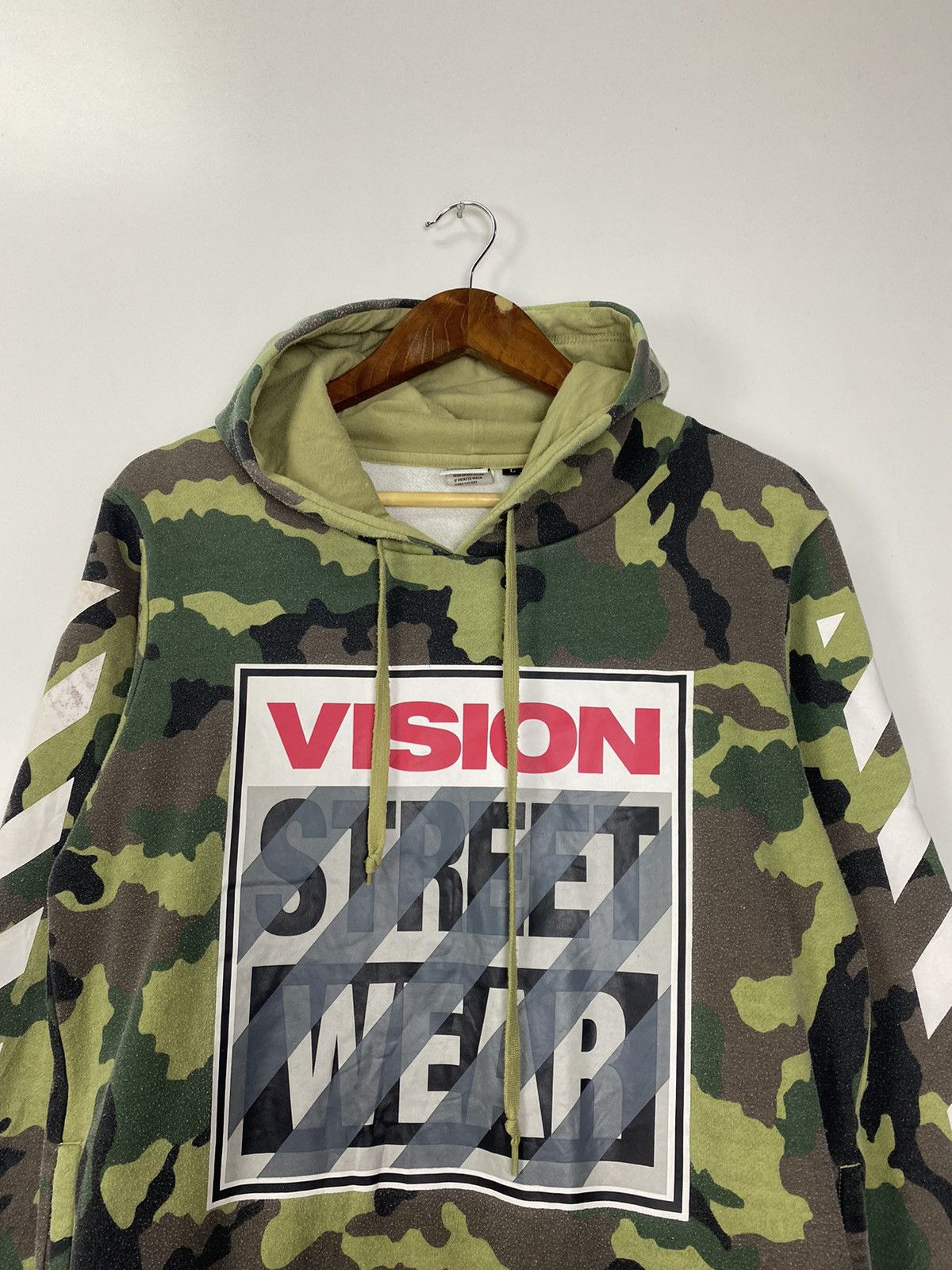 Vision Streetwear Vision Streetwear off -white design hoodies Size US L / EU 52-54 / 3 - 6 Thumbnail