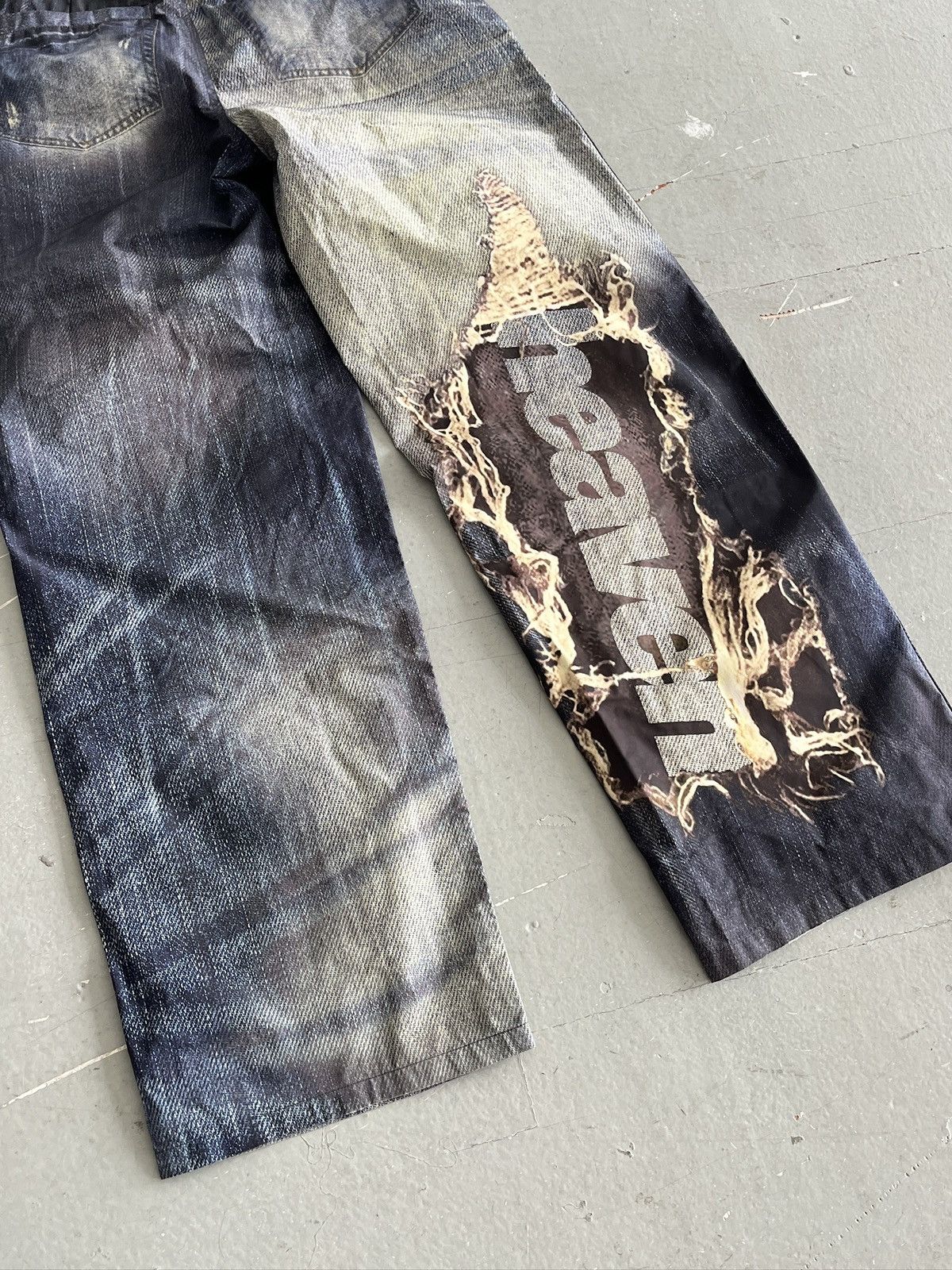 Heaven by Marc Jacobs Heaven by Marc Jacobs x Bladee Printed Denim Pants (unisex) Size US 28 / EU 44 - 11 Thumbnail