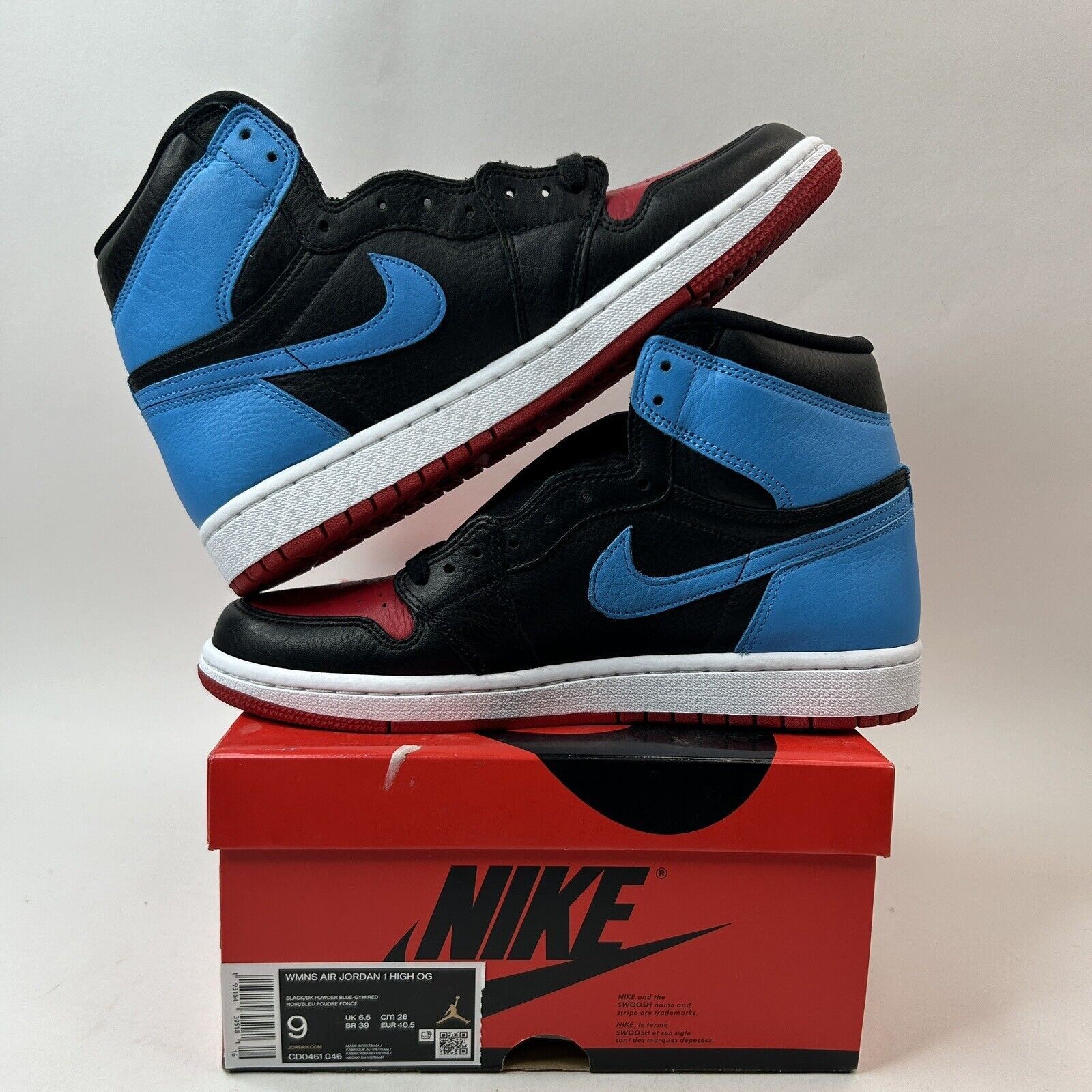 Jordan Brand Nike Air Jordan 1 Retro High OG WMNS “UNC To Chicago” 2023 Size US 9 / IT 39 - 3 Thumbnail