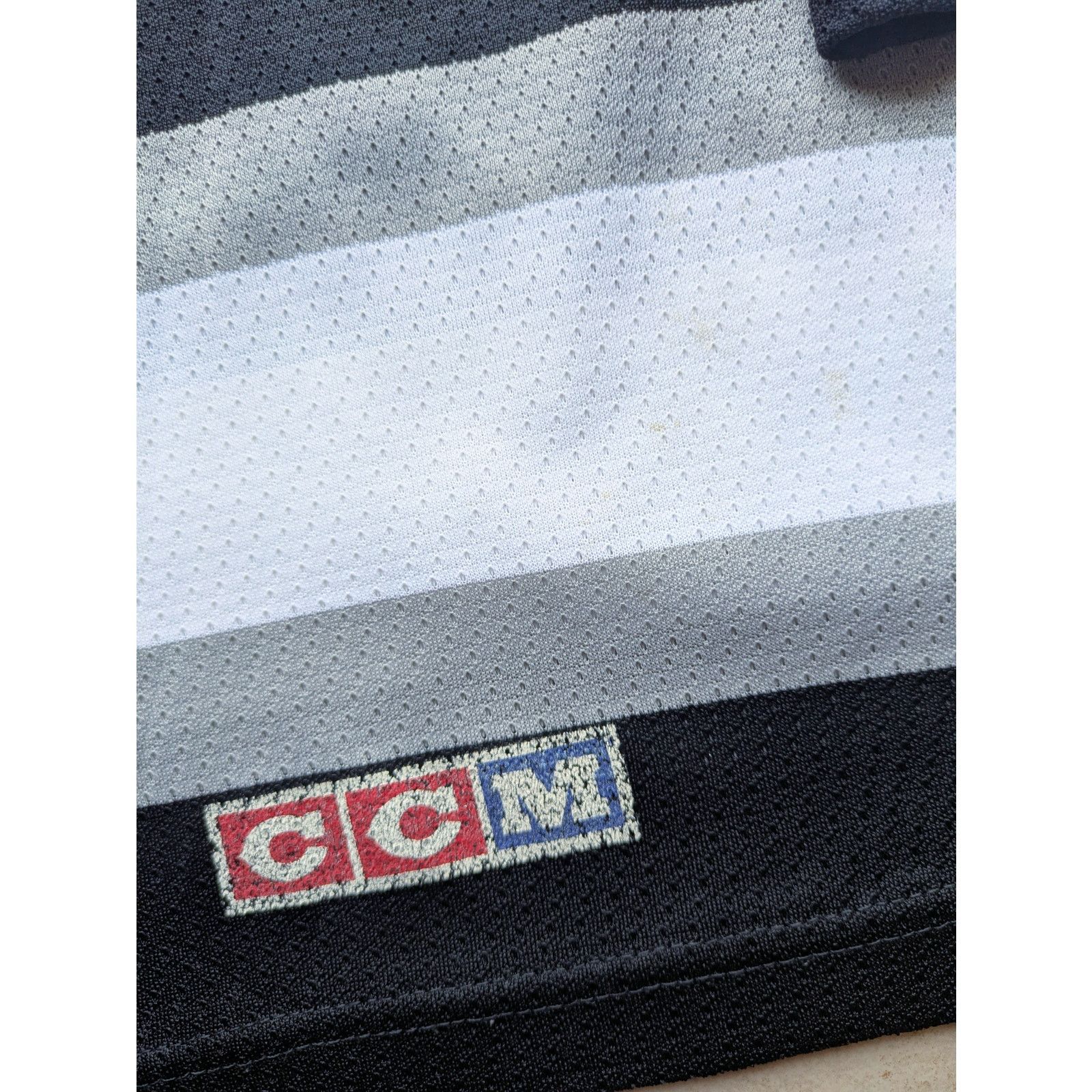 Ccm × NHL Wayne GRETZKY 99 LA Kings 90s CCM jersey L black hockey vtg Size US L / EU 52-54 / 3 - 9 Thumbnail