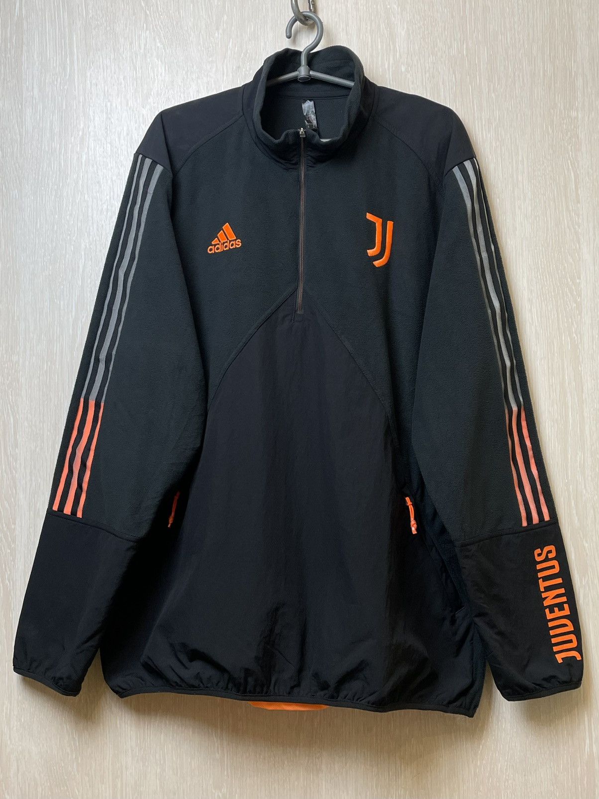 Adidas Adidas Juventus Travel Fleece Top Size US XL / EU 56 / 4 - 1 Thumbnail