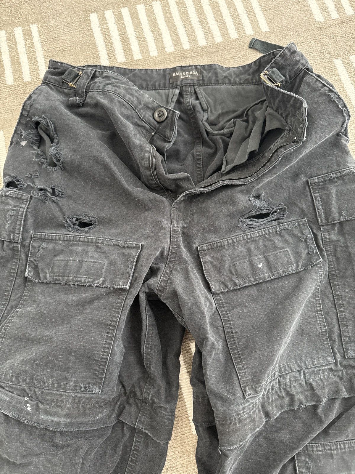 Balenciaga Balenciaga Destroyed Cargo Pants Size US 32 / EU 48 - 3 Thumbnail