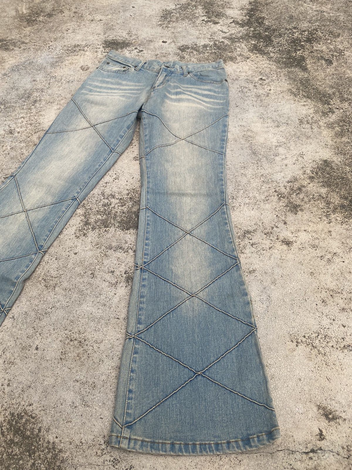 If Six Was Nine × Japanese Brand × Uniqlo Flare Jeans Uniqlo Hagi Mud Clawmark Bootcut Size US 28 / EU 44 - 2 Thumbnail