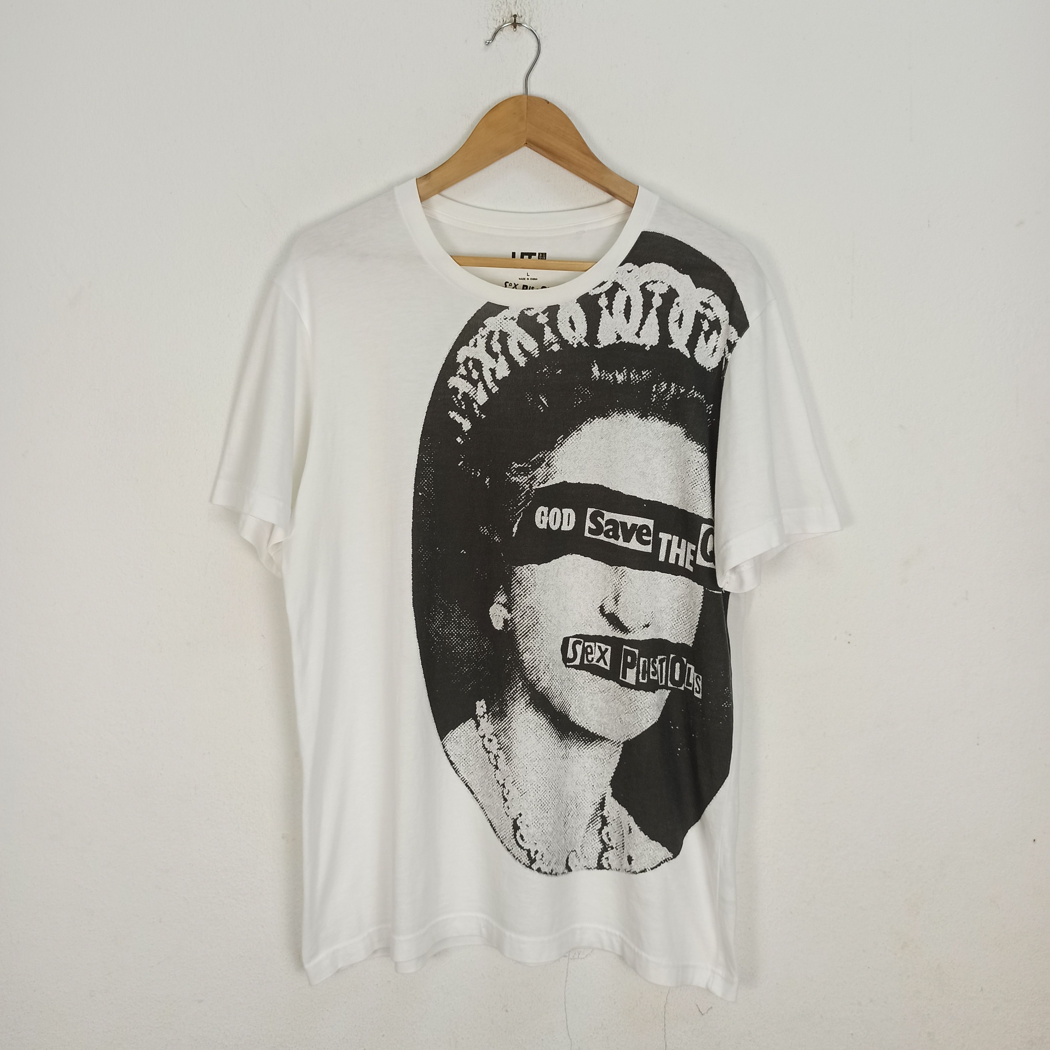 Uniqlo Vintage Sex Pistols Band Rock Promo T-shirt Uniqlo Size US L / EU 52-54 / 3 - 1 Thumbnail