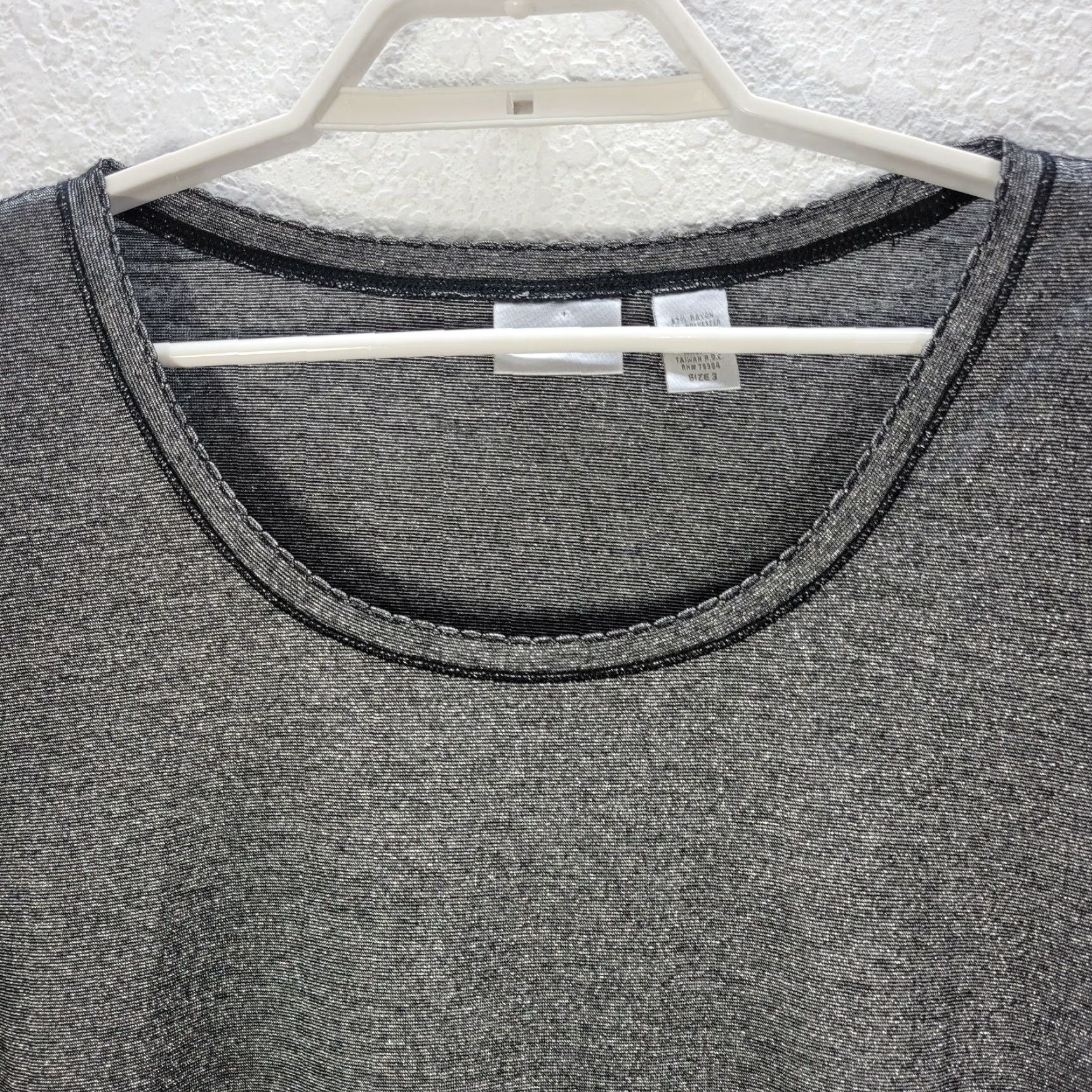 Vintage Chico's Womens Blouse Shirt Grey Silver Metallic Rayon Light Stretch Crew Neck Sz 3 Long Sleeve Womens Size XS / US 0-2 / IT 36-38 - 3 Thumbnail