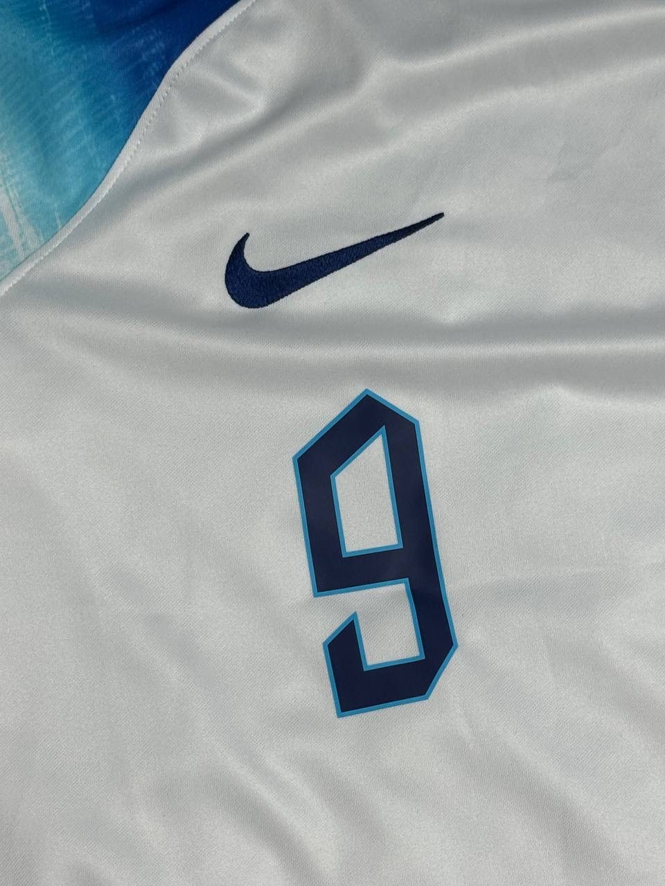 Nike Nike England 2022 Home Jersey Harry Kane #9 Size M Size US M / EU 48-50 / 2 - 3 Thumbnail