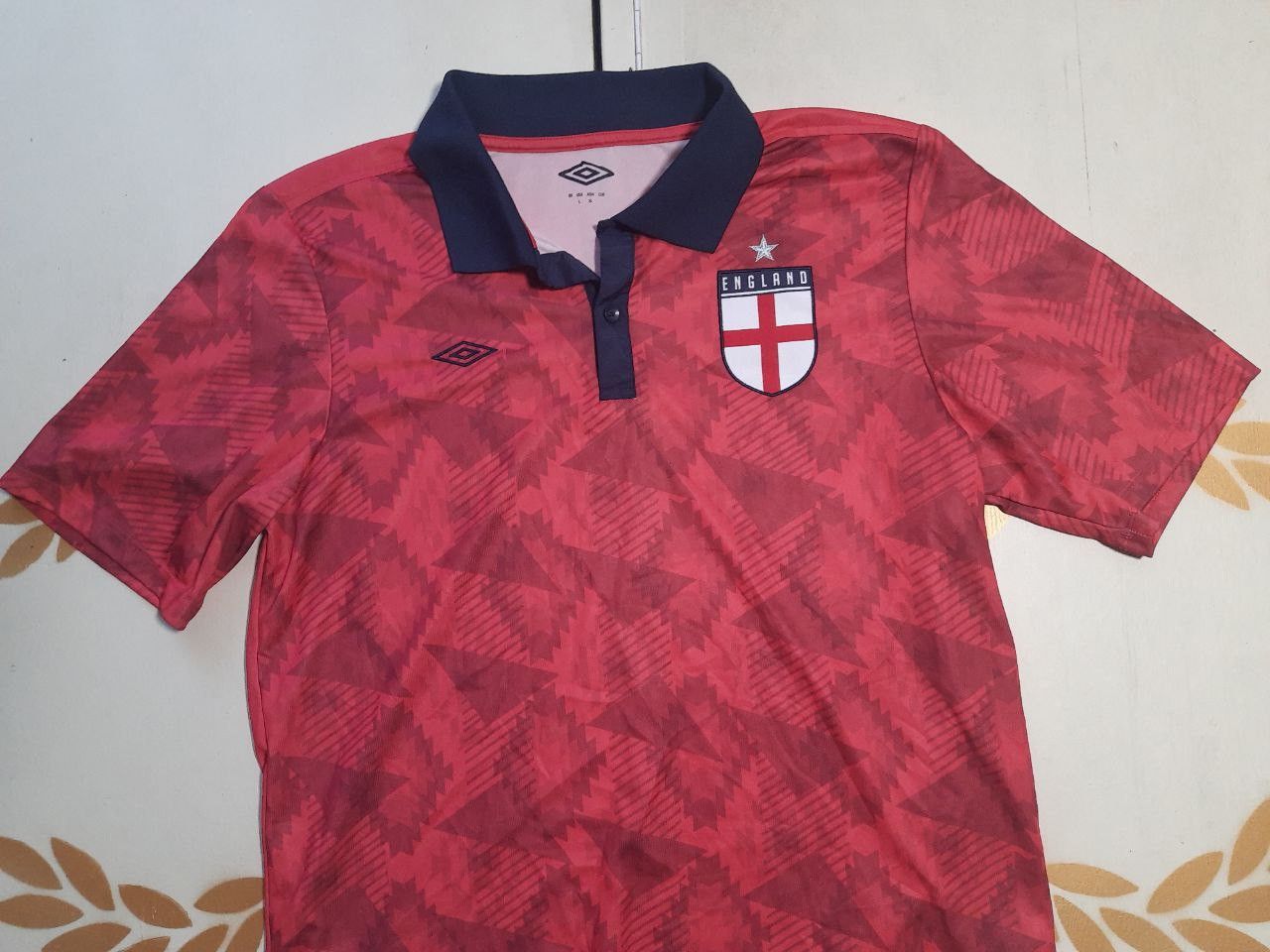 Umbro Umbro England St Georges Flag Jersey 2018 Size US L / EU 52-54 / 3 - 3 Thumbnail