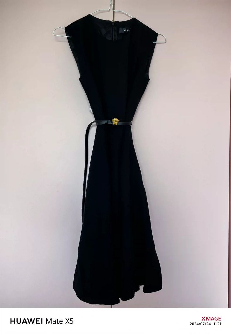 Versace Versace A sleeveless little black dress Size M / US 6-8 / IT 42-44 - 1 Thumbnail