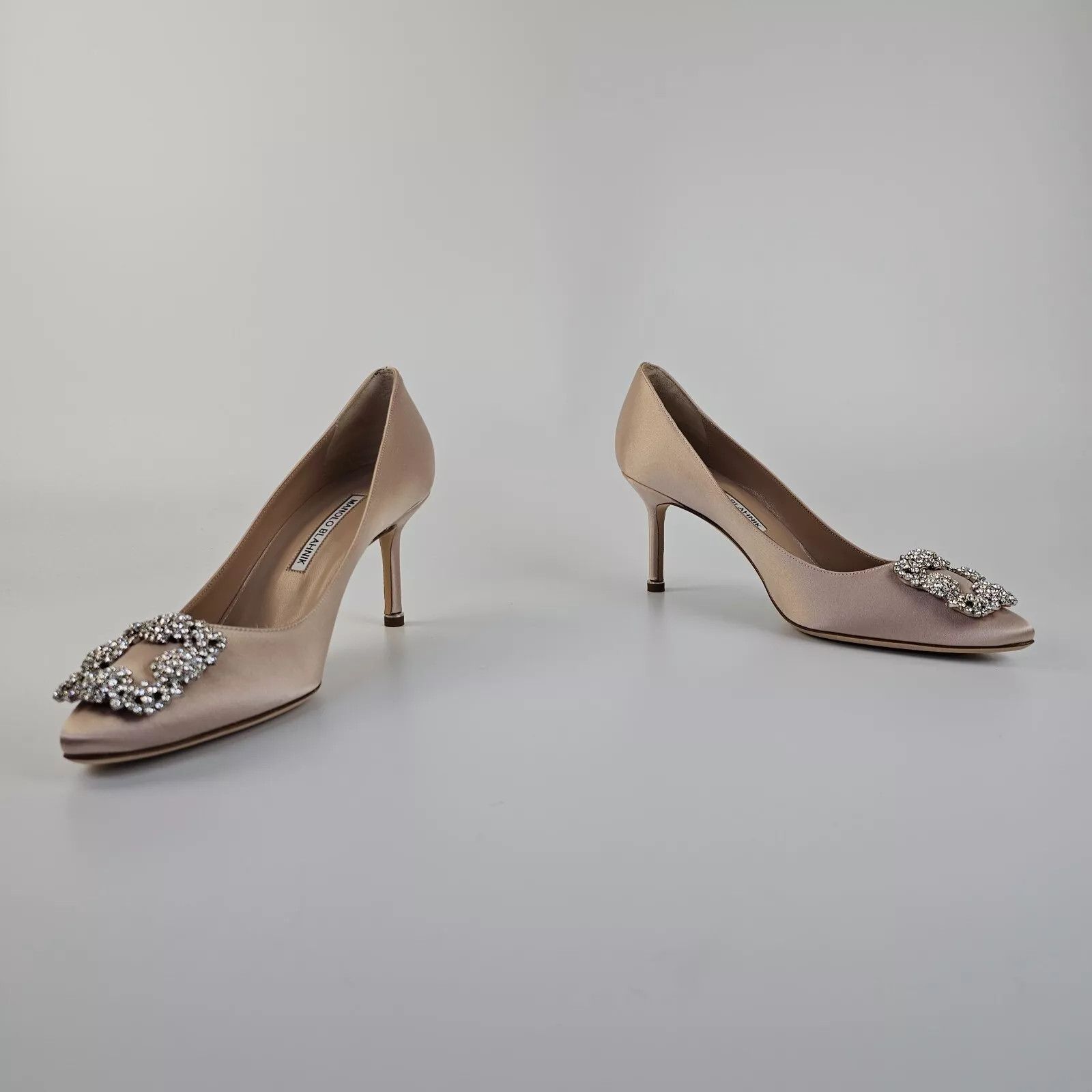 Manolo Blahnik Hangisi Blush Pink Satin 70mm Pumps New