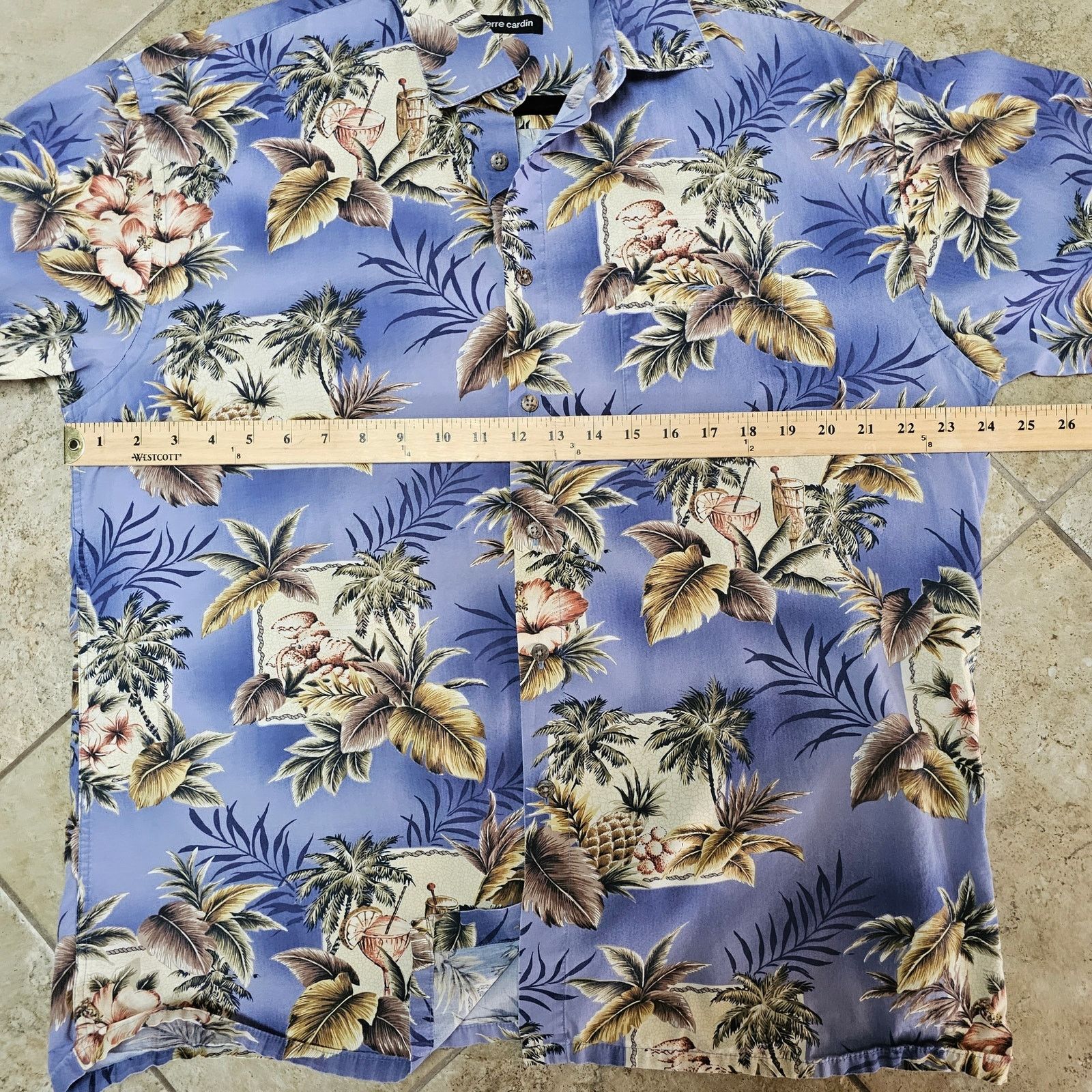 Pierre Cardin Men's Pierre Cardin Hawaiian shirt coconut buttons large. Size US L / EU 52-54 / 3 - 6 Thumbnail