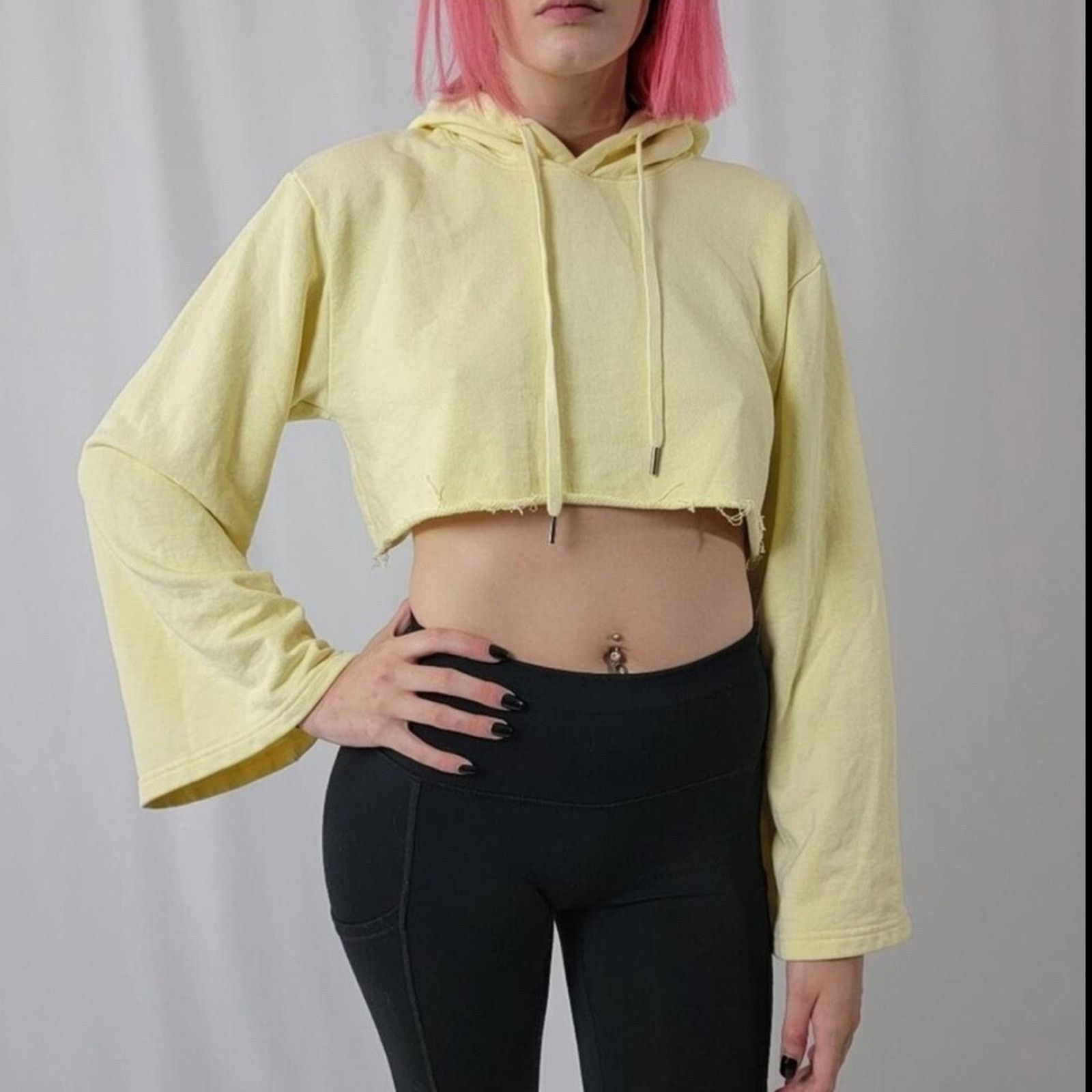 Forever 21 Forever 21 Cropped Bell Sleeve Sweatshirt Size M / US 6-8 / IT 42-44 - 8 Thumbnail