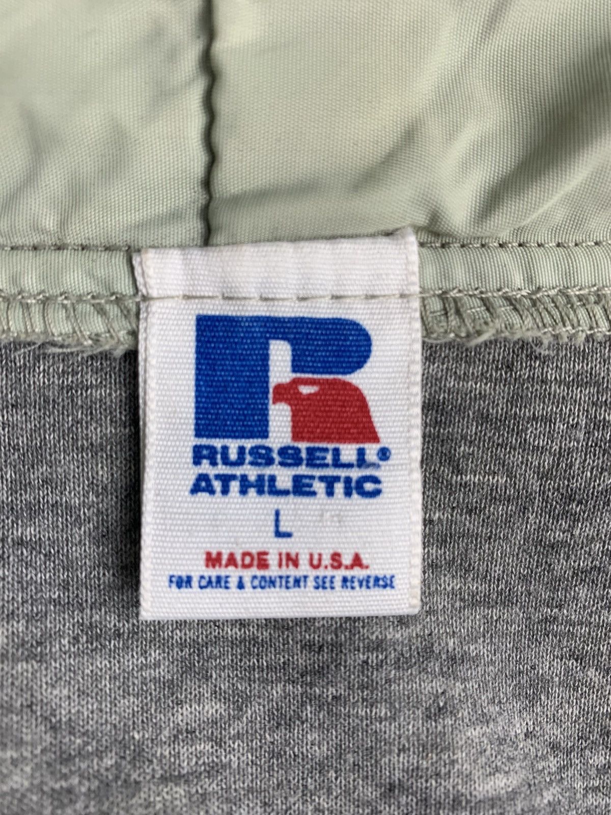 vintage Russell activewear pullover windbreaker jacket.