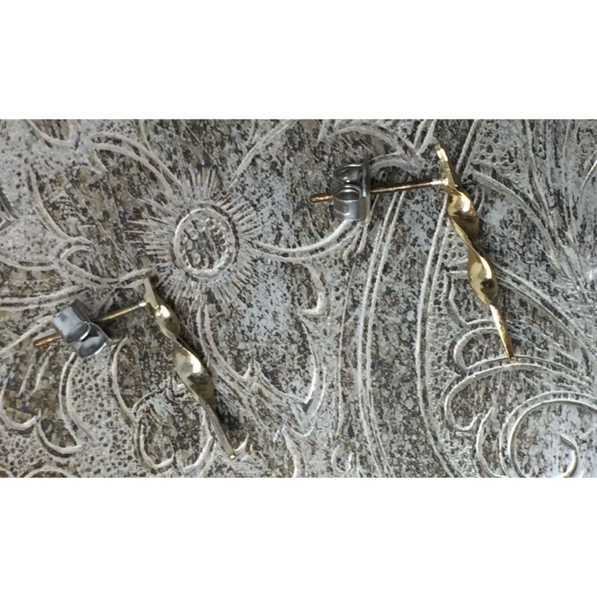 Other Women's Vintage Twisted Gold Tone Earrings with backs Size ONE SIZE - 4 Thumbnail