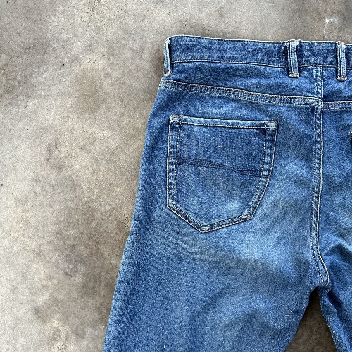 Japanese Brand Vintage Henry Cottons Distressed Faded Denim Jean Pant W34 Size US 34 / EU 50 - 13 Thumbnail