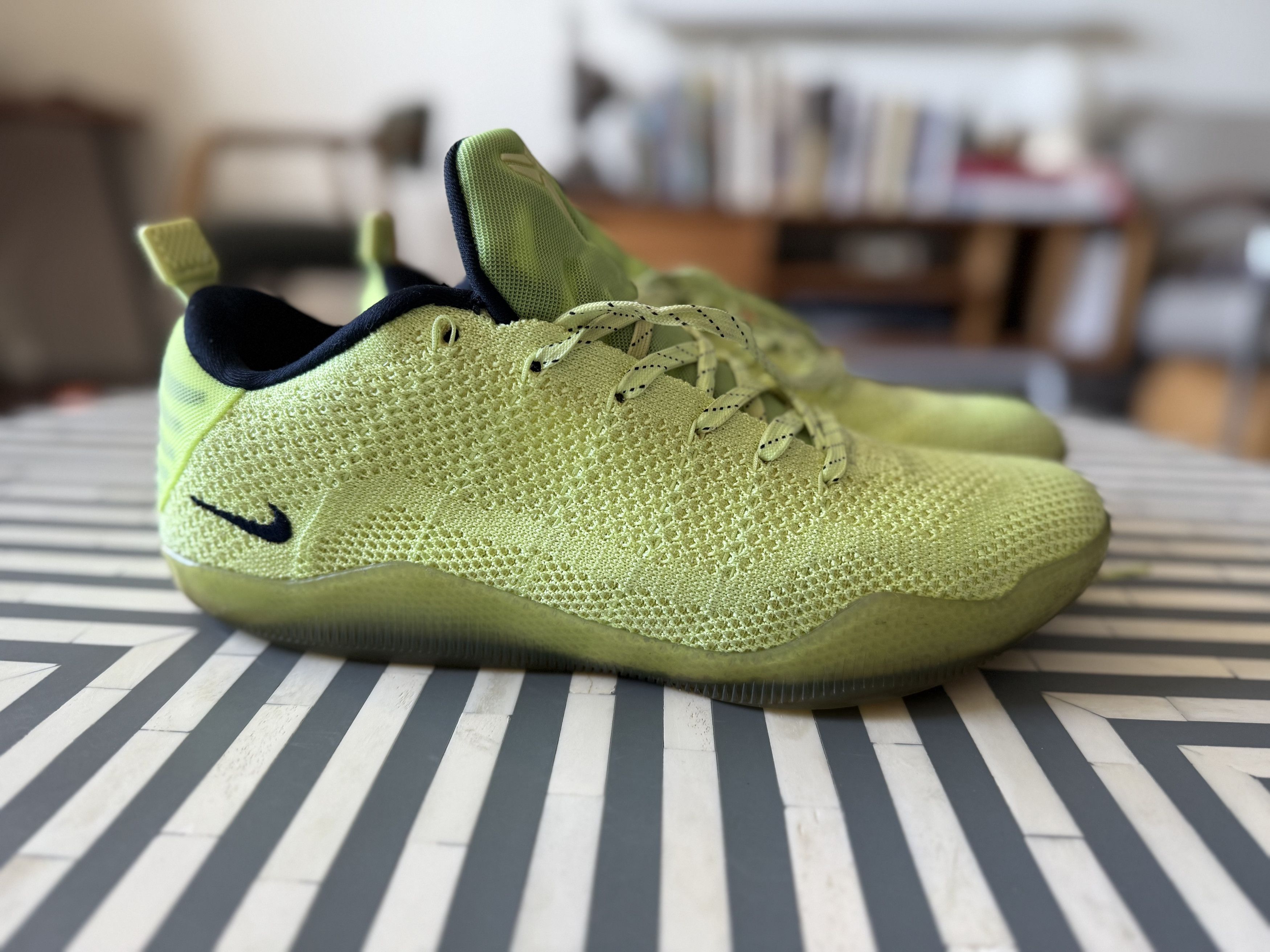 Nike Nike Kobe 11 Elite 4KB Low 'Ghost of Christmas Past' Size US 10.5 / EU 43-44 - 3 Thumbnail